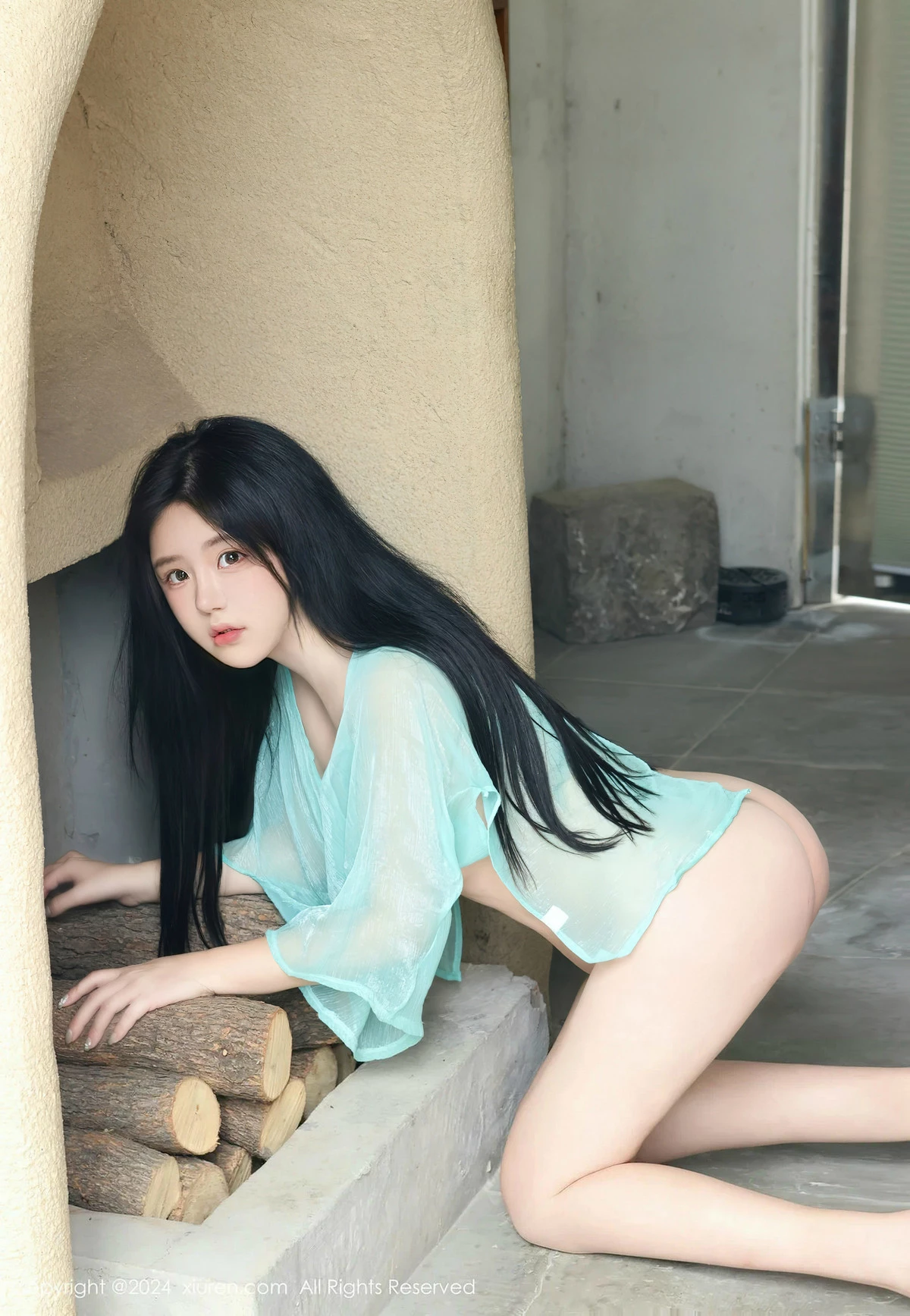 [[XiuRen秀人网]秀人网]No.8386_模特小薯条nienie户外剧情性感蓝色连衣裙半脱秀惹火身材诱惑写真85P