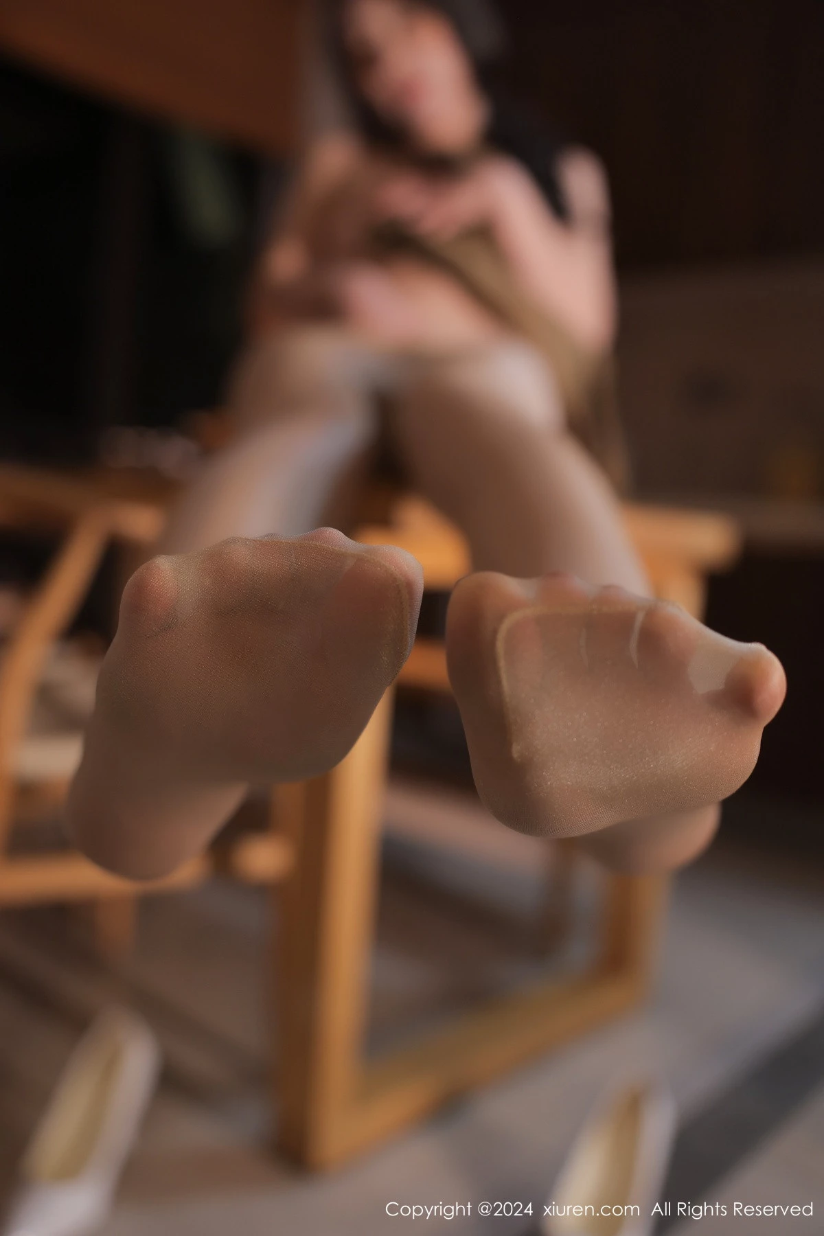 [[XiuRen秀人网]秀人网]No.8388_模特桃妖夭性感咖啡色围裙配超薄无内肉丝秀惹火身材诱惑写真94P