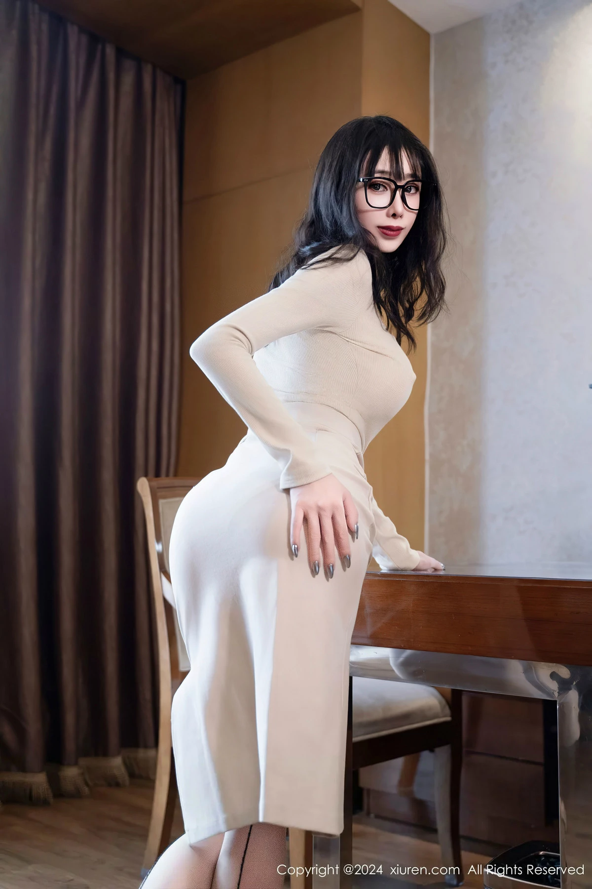 [[XiuRen秀人网]秀人网]No.8392_模特宝宝甜性感肉色上衣配超薄肉丝半脱秀惹火身材撩人诱惑写真64P