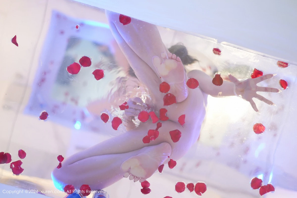 [[XiuRen秀人网]秀人网]No.8395_模特林幼一性感粉色连衣短裙露丁字裤秀翘臀美腿惹火诱惑写真120P