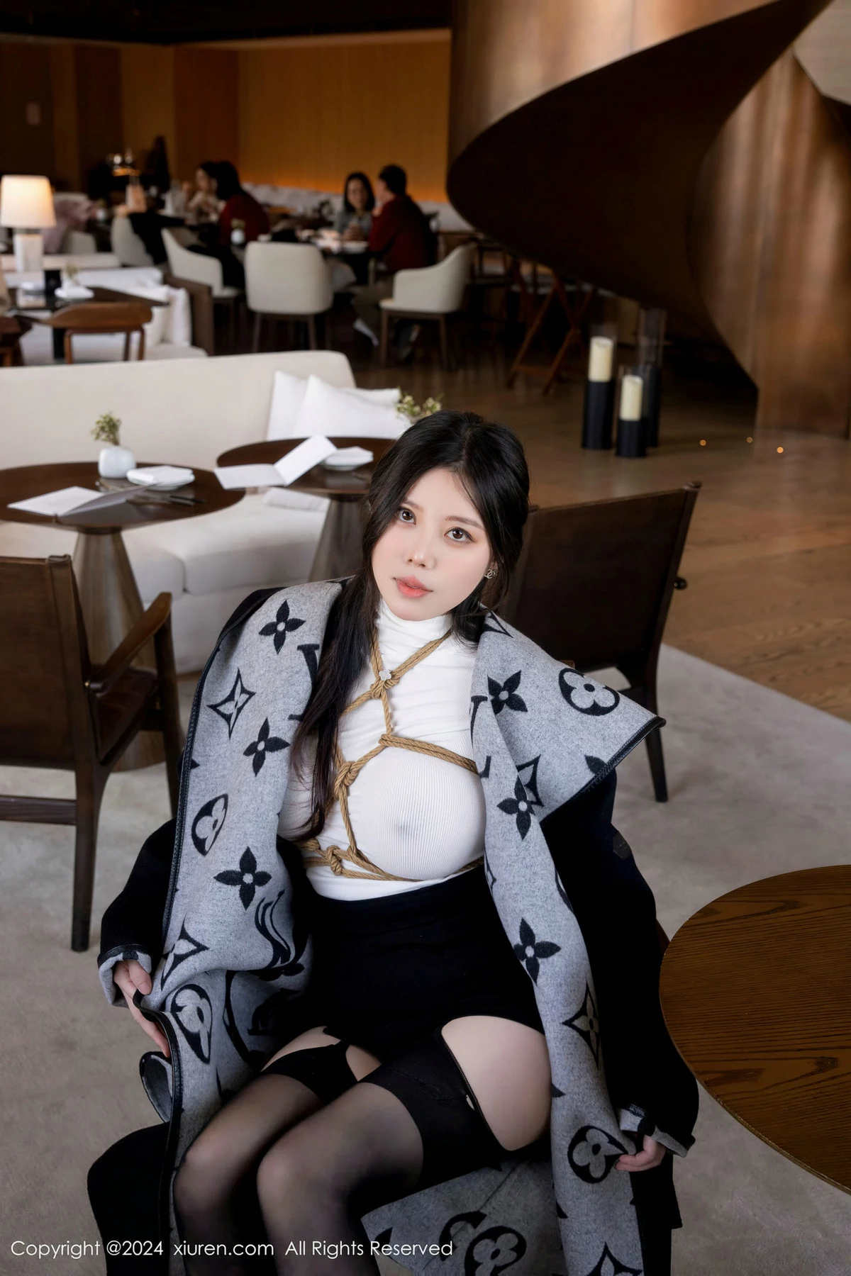 [[XiuRen秀人网]秀人网]No.8390_模特白茹雪私房捆绑艺白色轻透衣配黑丝吊袜秀丰腴身材诱惑写真90P