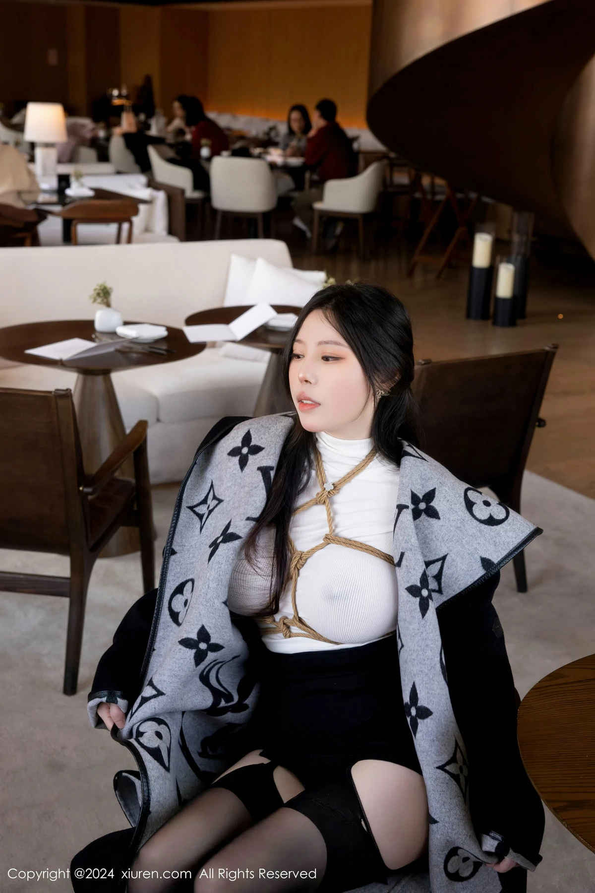 [[XiuRen秀人网]秀人网]No.8390_模特白茹雪私房捆绑艺白色轻透衣配黑丝吊袜秀丰腴身材诱惑写真90P