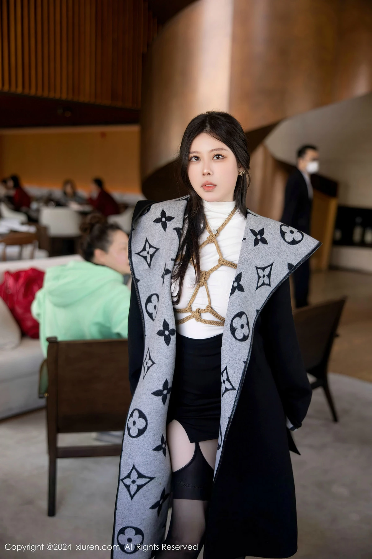 [[XiuRen秀人网]秀人网]No.8390_模特白茹雪私房捆绑艺白色轻透衣配黑丝吊袜秀丰腴身材诱惑写真90P