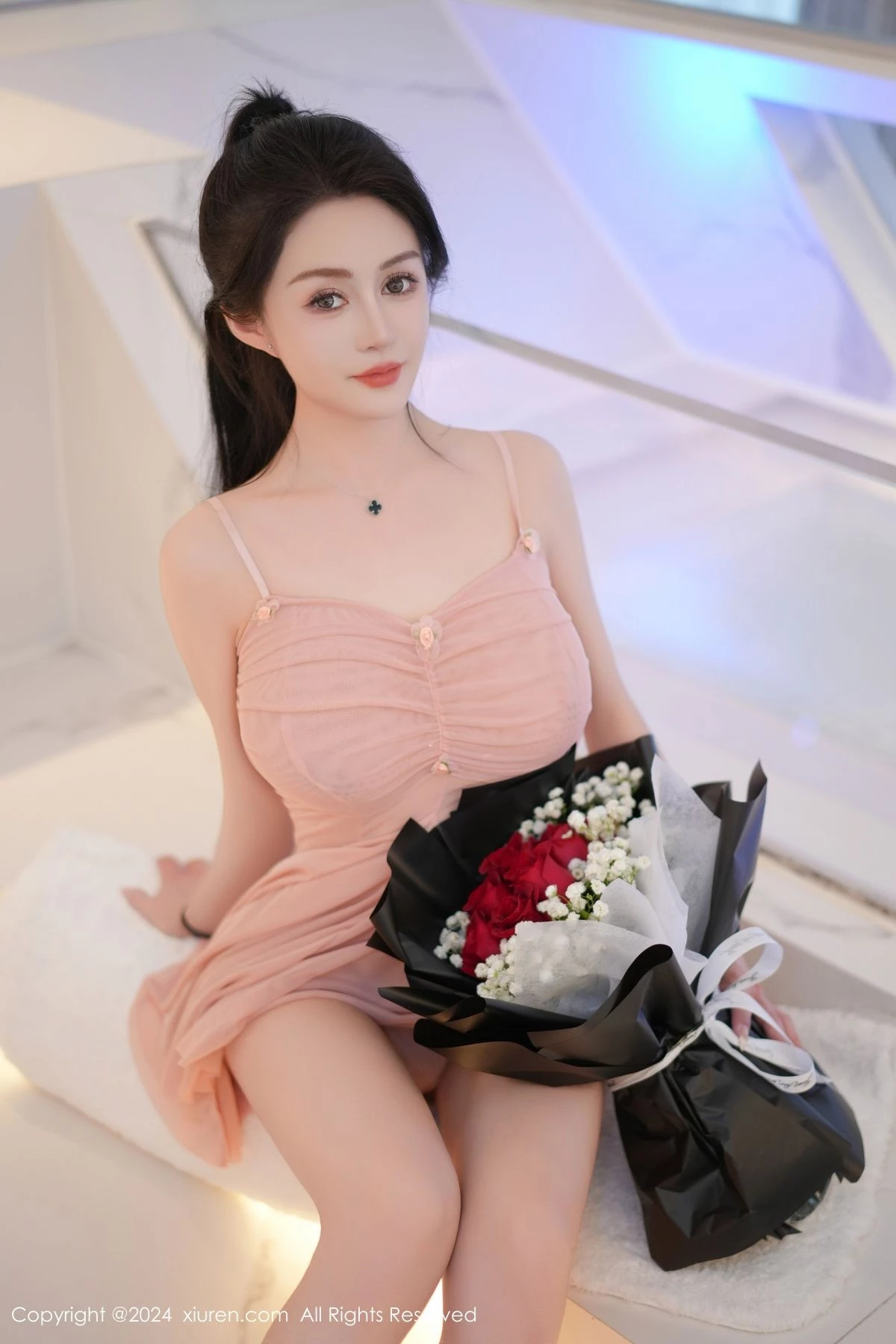 [[XiuRen秀人网]秀人网]No.8395_模特林幼一性感粉色连衣短裙露丁字裤秀翘臀美腿惹火诱惑写真120P