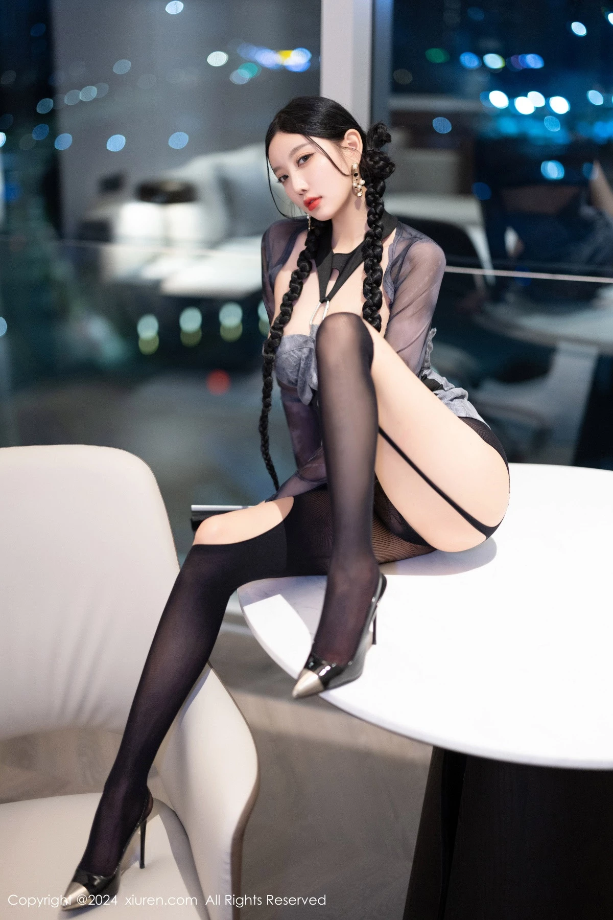 [[XiuRen秀人网]秀人网]No.8403_女神杨晨晨Yome性感黑色轻透上衣配黑丝袜秀丰腴身材诱惑写真80P