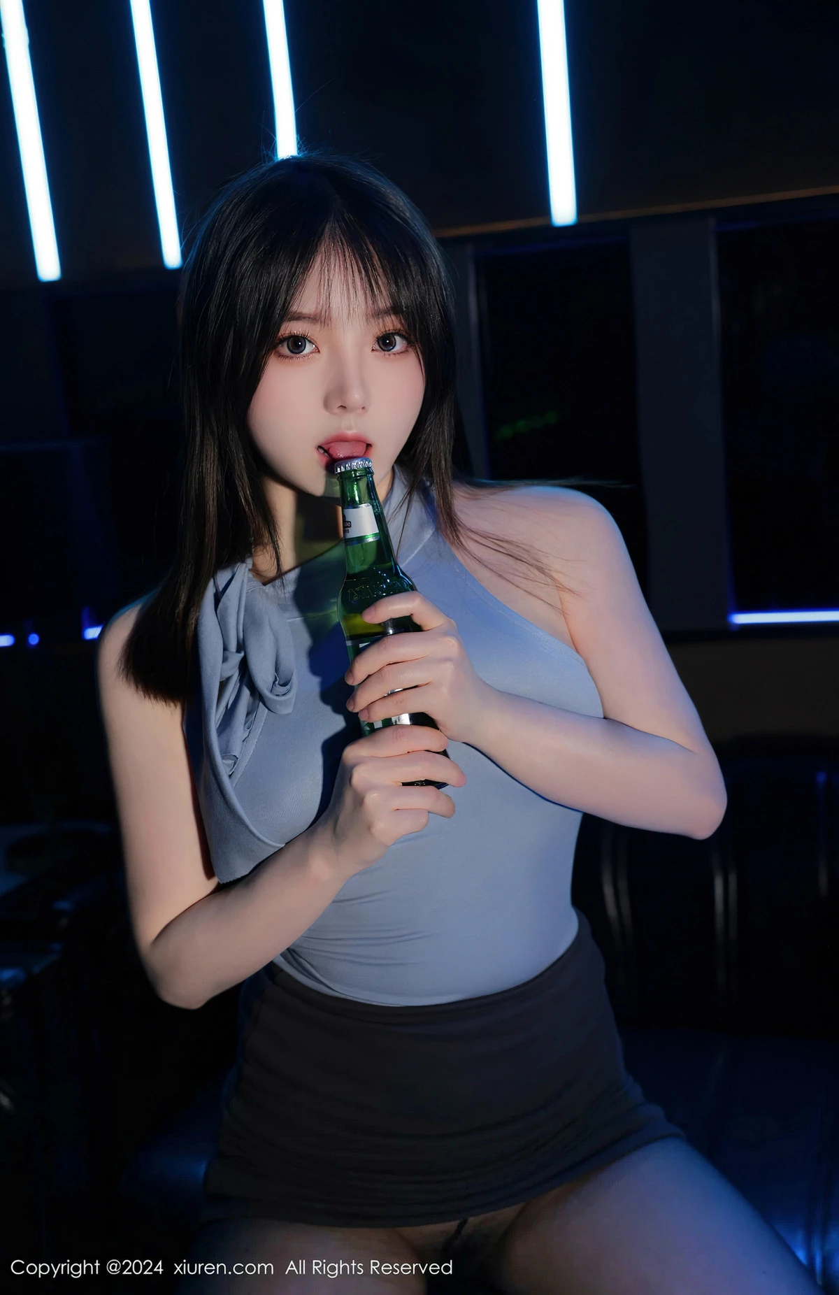 [[XiuRen秀人网]秀人网]No.8402_模特豆瓣酱KTV场景红色情趣薄纱露性感内衣秀惹火身材诱惑写真73P