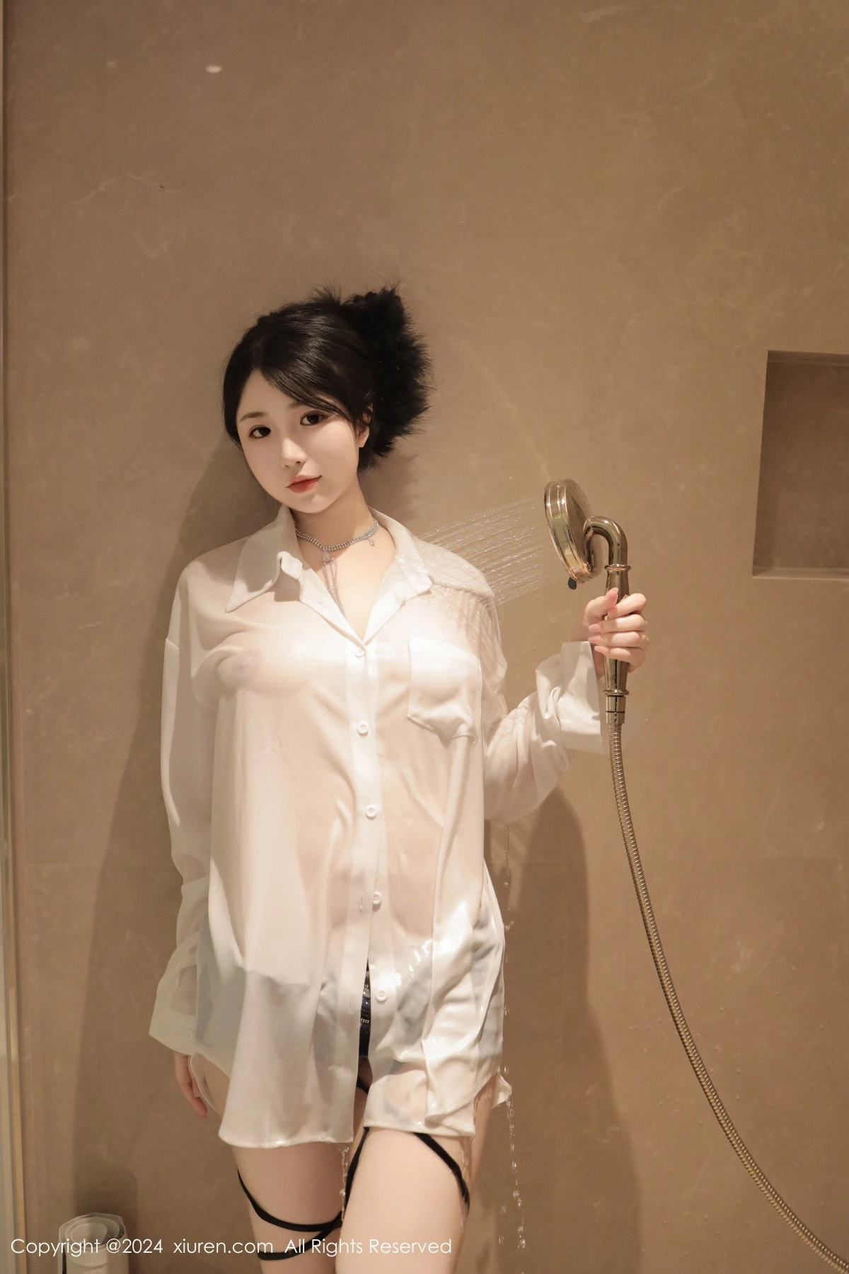 [[XiuRen秀人网]秀人网]No.8400_模特陈小花浴室性感白色轻透上衣配牛仔短裤秀曼妙身姿诱惑写真77P