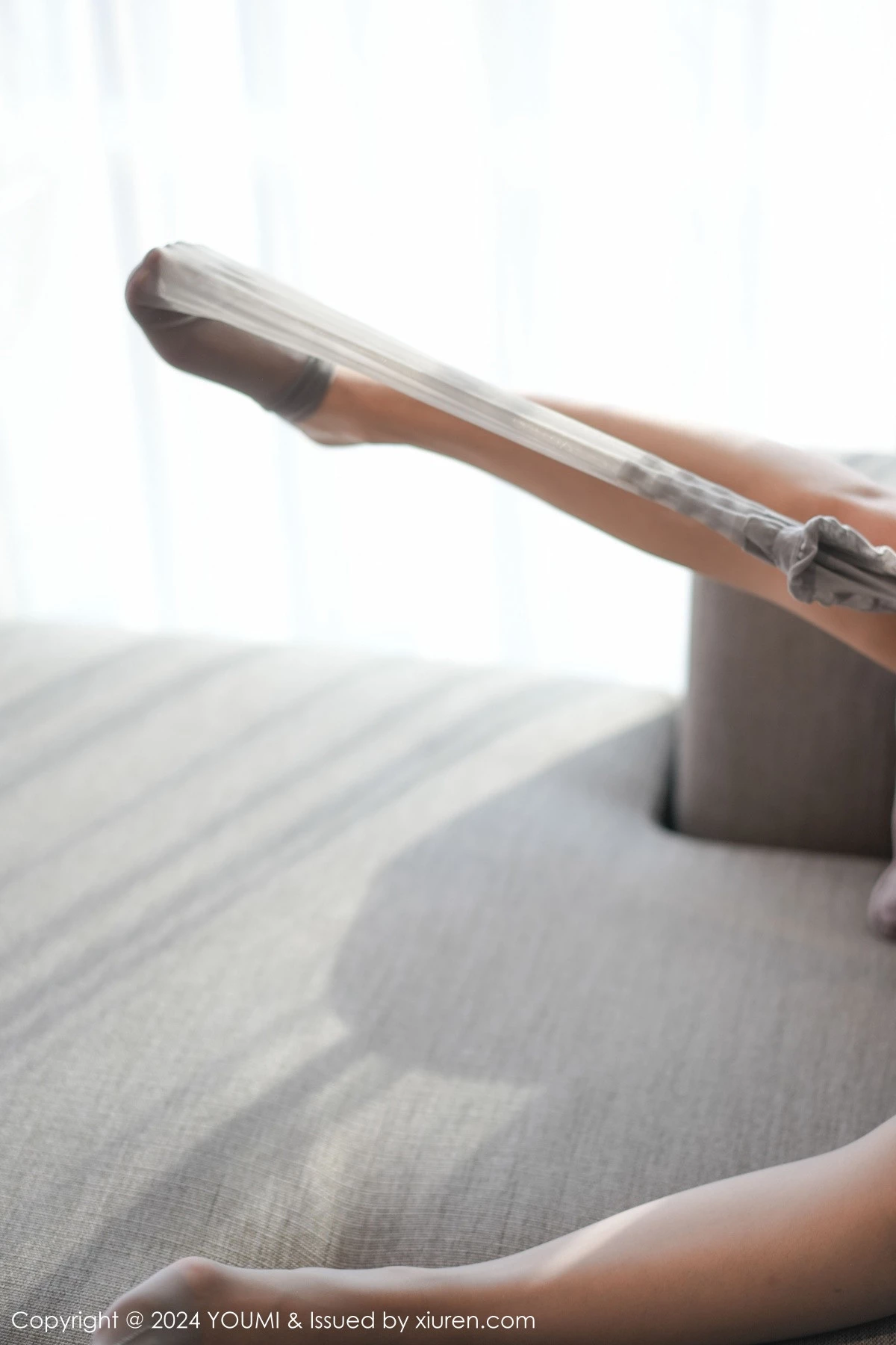 [YouMi尤蜜荟]Vol.1051_模特菲儿beauty淡蓝蕾丝情趣连体衣配灰丝袜秀丰乳肥臀诱惑写真71P
