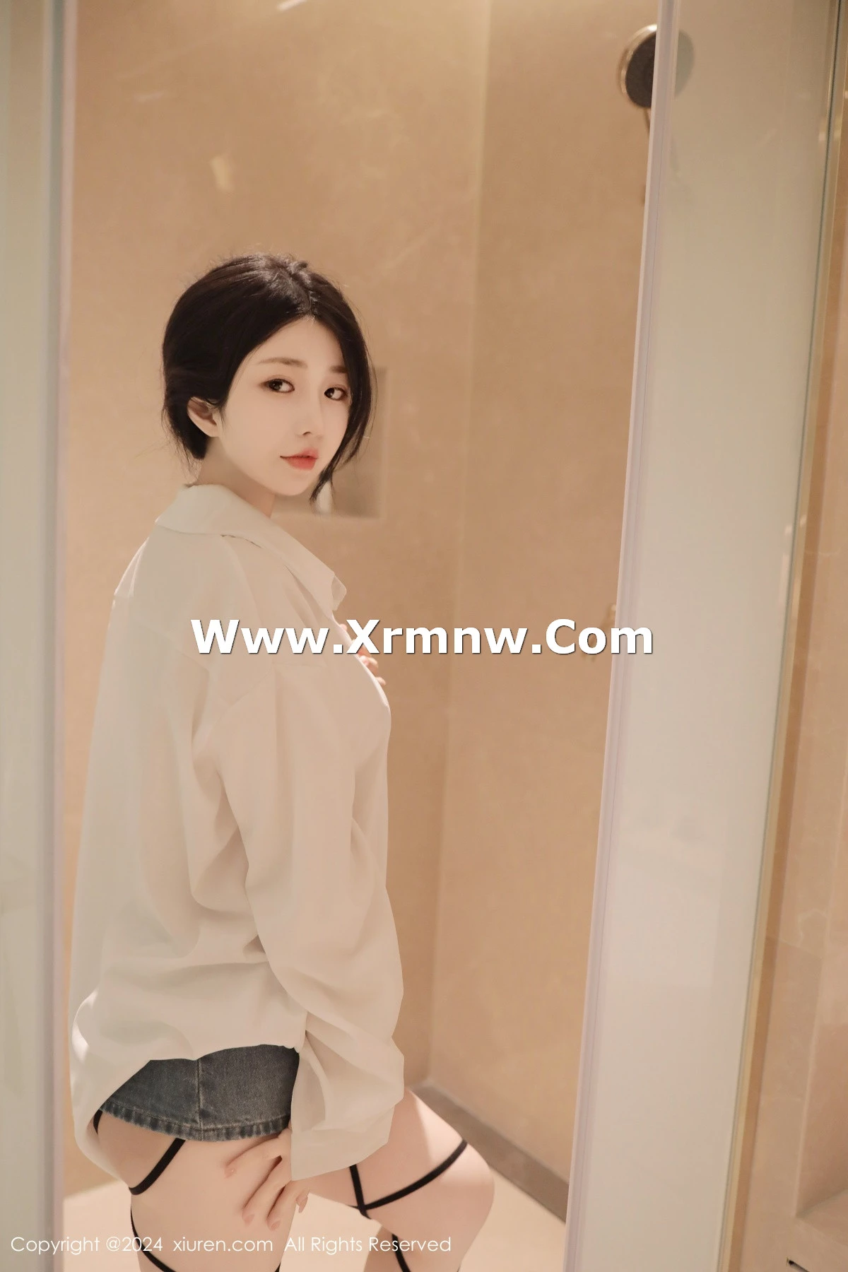 [[XiuRen秀人网]秀人网]No.8400_模特陈小花浴室性感白色轻透上衣配牛仔短裤秀曼妙身姿诱惑写真77P