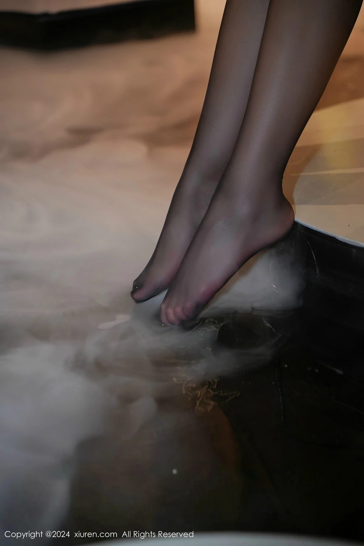 [[XiuRen秀人网]秀人网]No.8399_女神Carol周妍希X性感黑色情趣服饰配黑丝袜秀丰满身材诱惑写真76P