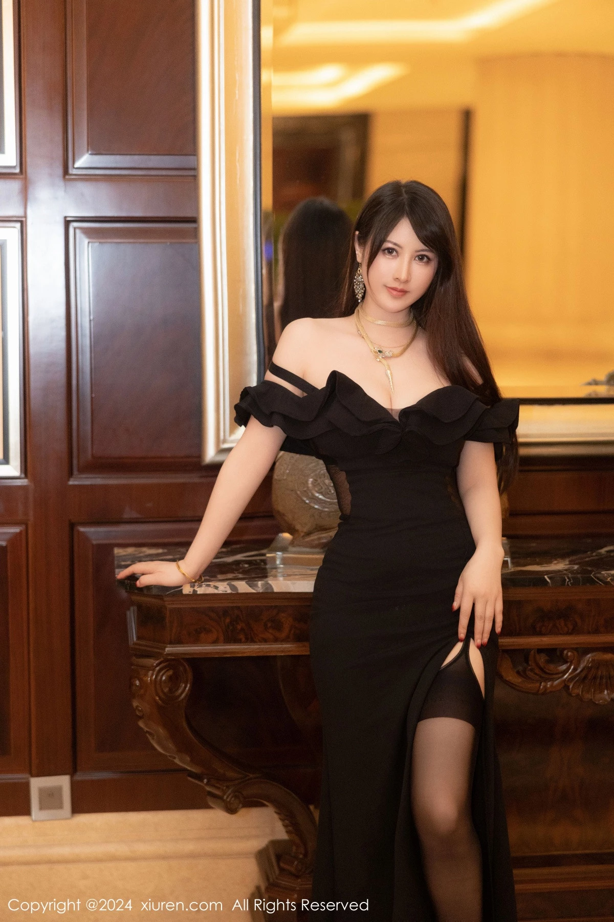 [[XiuRen秀人网]秀人网]No.8397_模特诗诗kiki性感黑色皮质连体内衣配黑丝吊袜秀丰腴身材诱惑写真81P