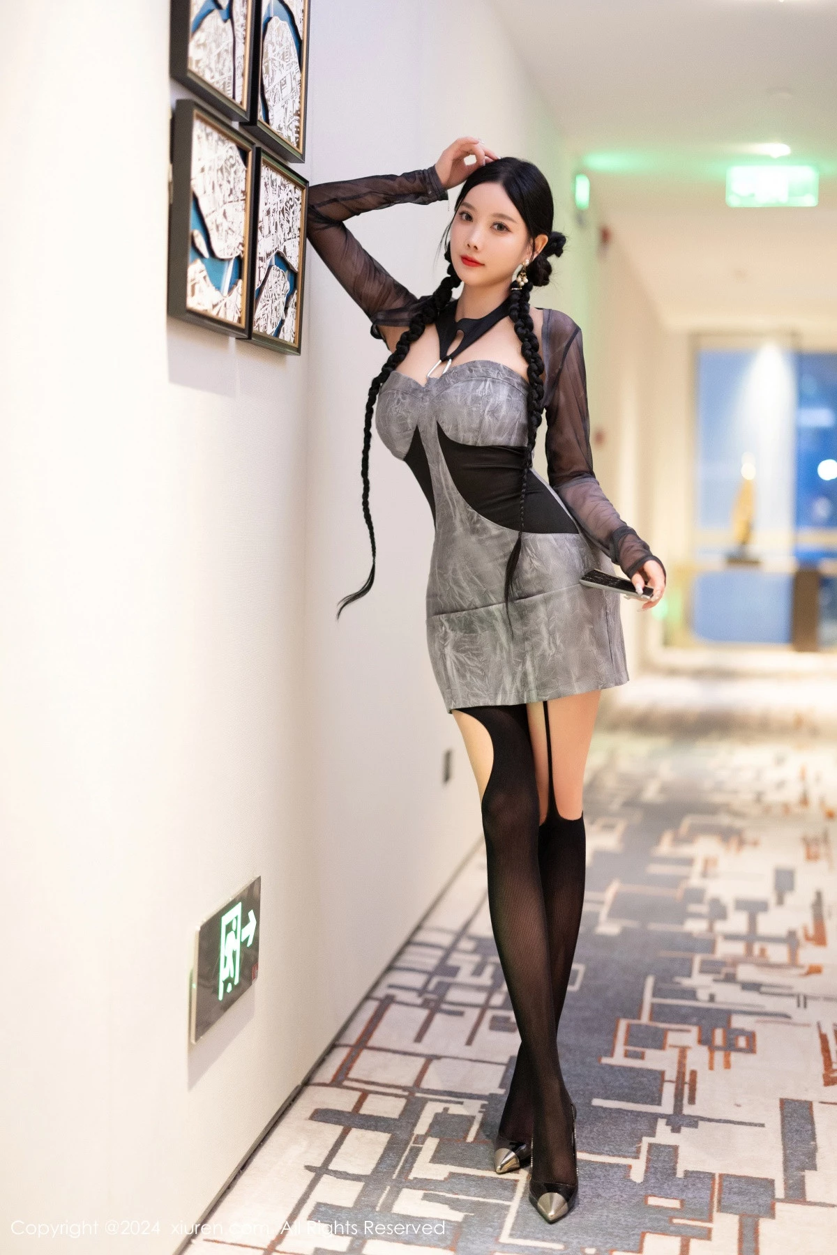 [[XiuRen秀人网]秀人网]No.8403_女神杨晨晨Yome性感黑色轻透上衣配黑丝袜秀丰腴身材诱惑写真80P