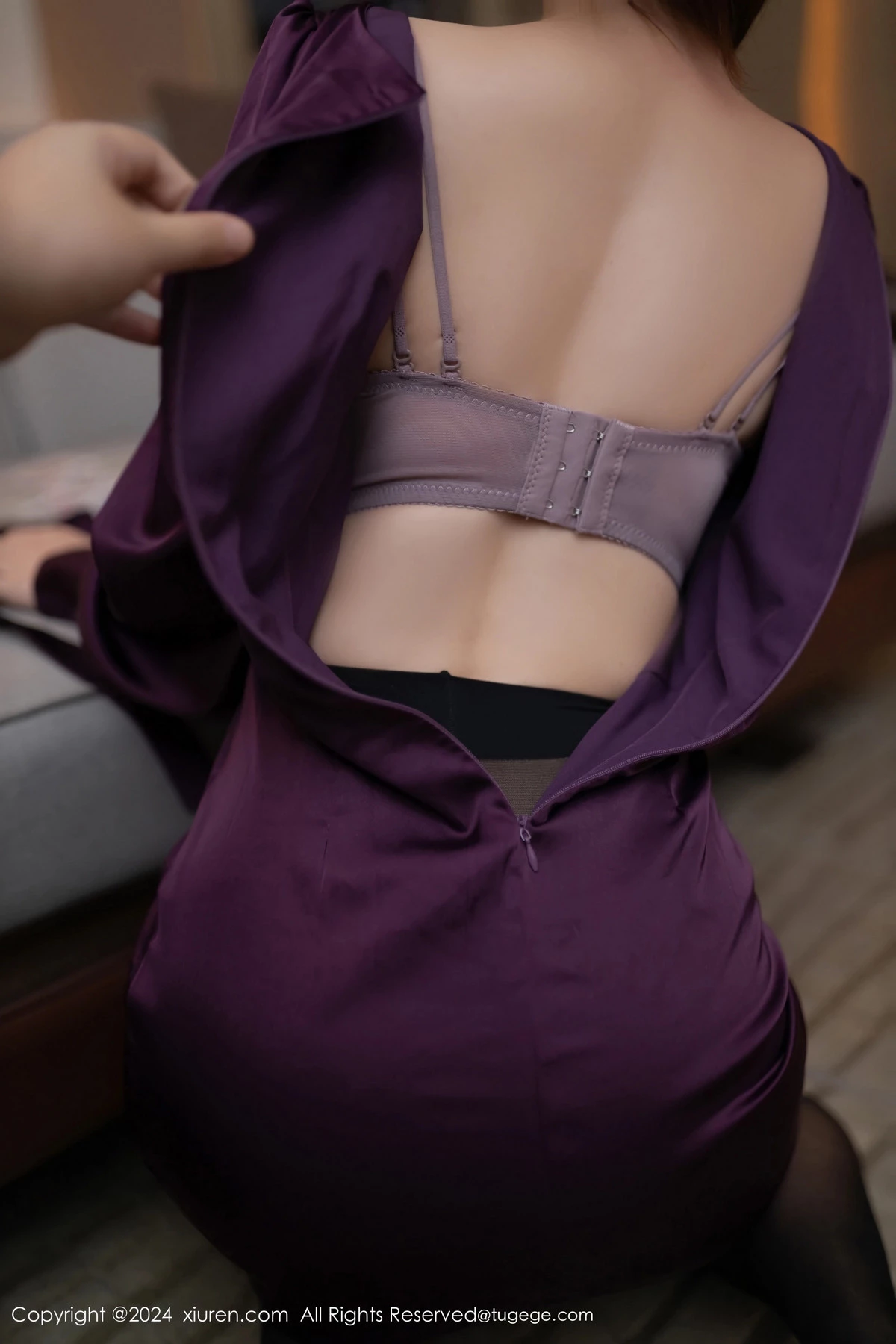 [[XiuRen秀人网]秀人网]No.8264_模特杏子Yada性感紫色服饰露紫灰蕾丝内衣秀曼妙身姿诱惑写真87P