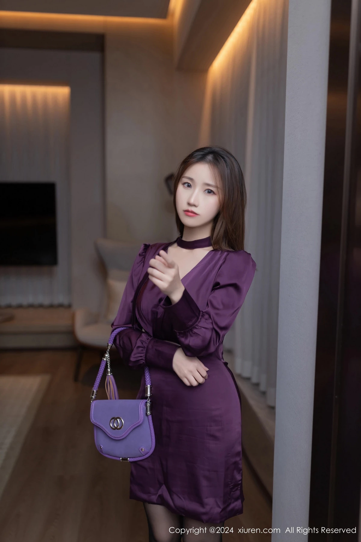 [[XiuRen秀人网]秀人网]No.8264_模特杏子Yada性感紫色服饰露紫灰蕾丝内衣秀曼妙身姿诱惑写真87P