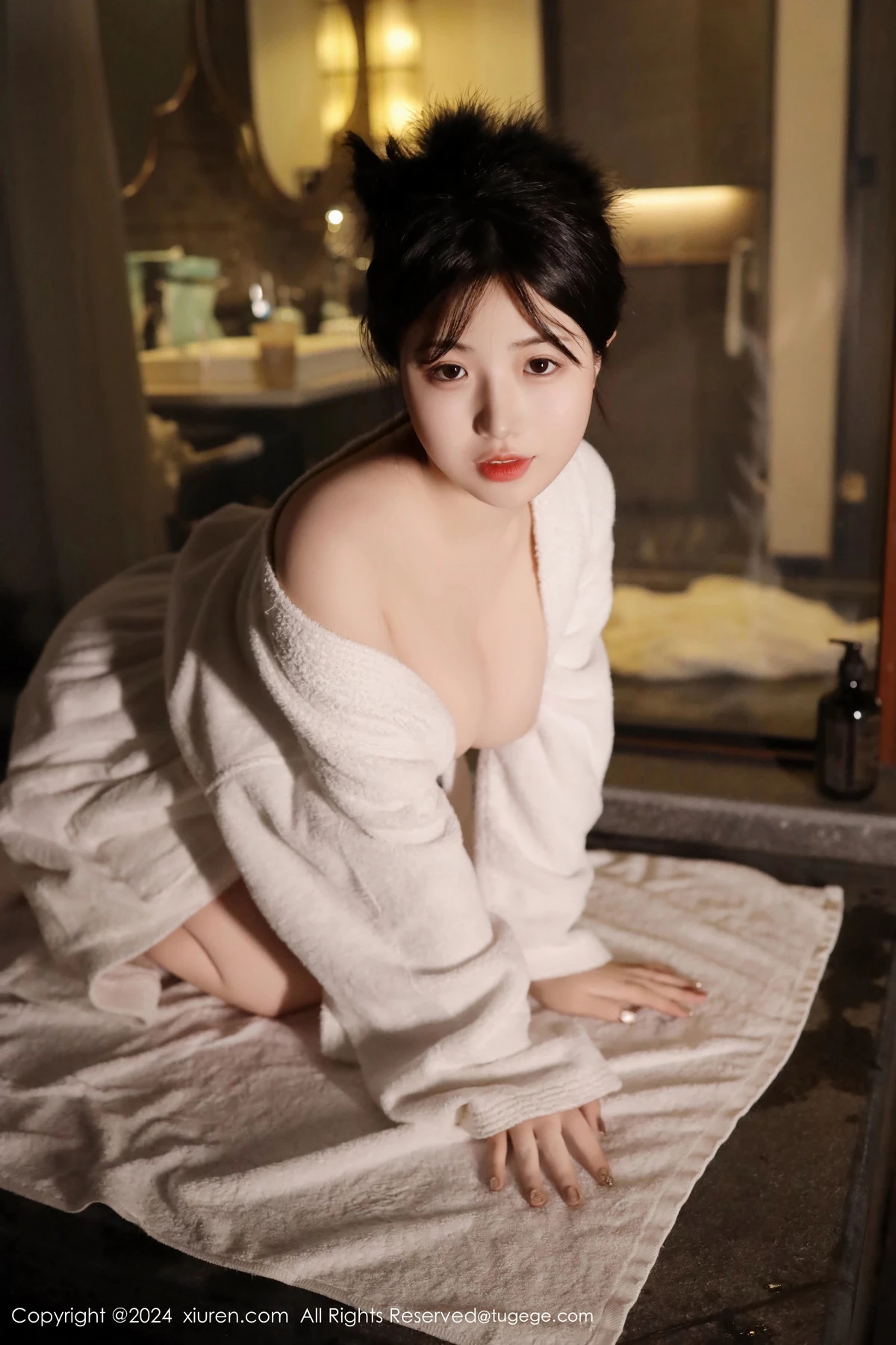 [[XiuRen秀人网]秀人网]No.8263_模特陈小花SPA场景性感白色浴袍秀油亮肌肤曼妙身姿诱惑写真58P