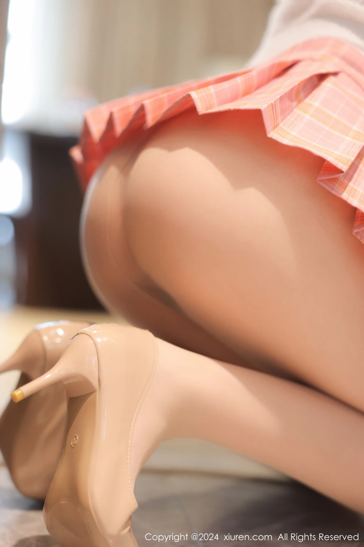 [[XiuRen秀人网]秀人网]No.8404_新人模特徐若兮白色针织上衣配粉色短裙露超薄肉丝迷人诱惑写真82P