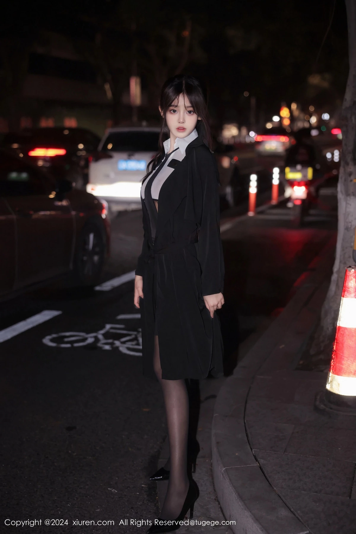 [[XiuRen秀人网]秀人网]No.8265_新人模特王心悦性感白色薄透情趣制服配黑丝吊袜撩人诱惑写真77P