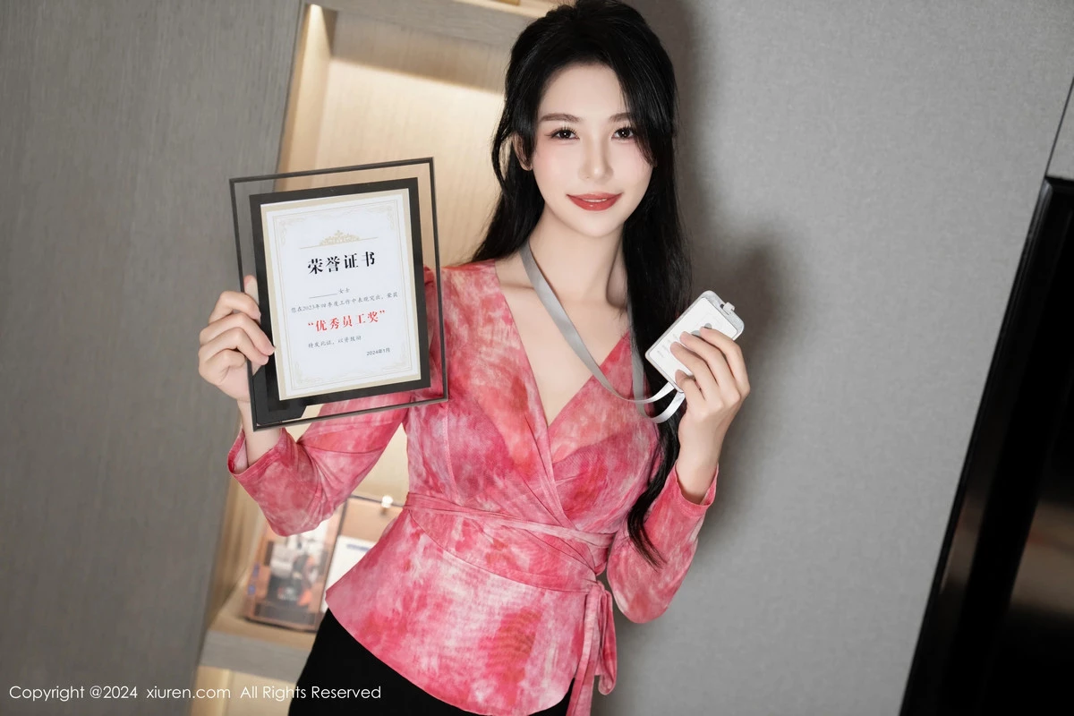 [[XiuRen秀人网]秀人网]No.8269_模特利世浴室性感红色蕾丝内衣配闪亮黑丝秀曼妙身姿诱惑写真70P