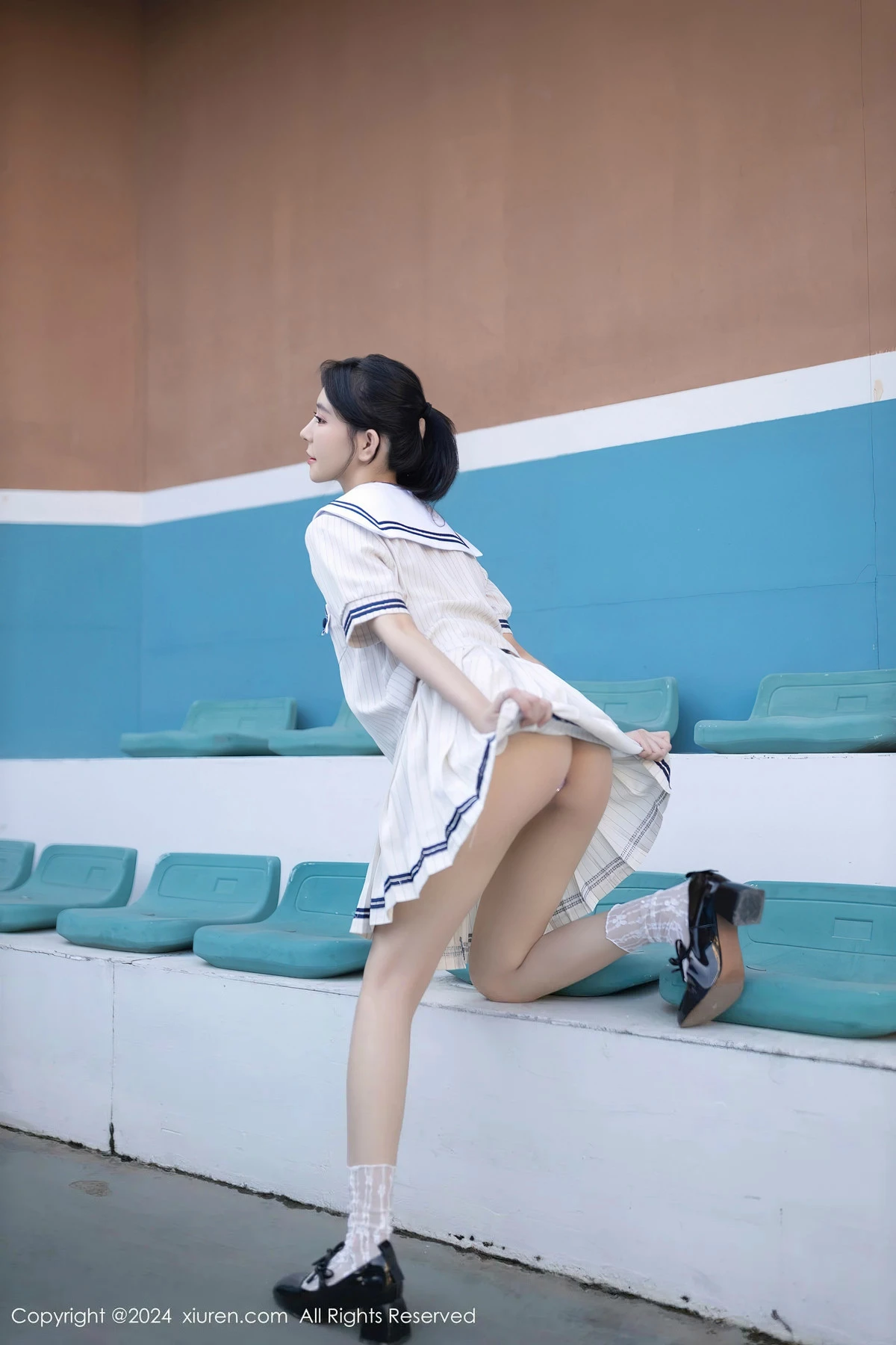 [[XiuRen秀人网]秀人网]No.8280_模特幼幼性感白色学生短裙制服露白色内衣秀完美身材诱惑写真80P
