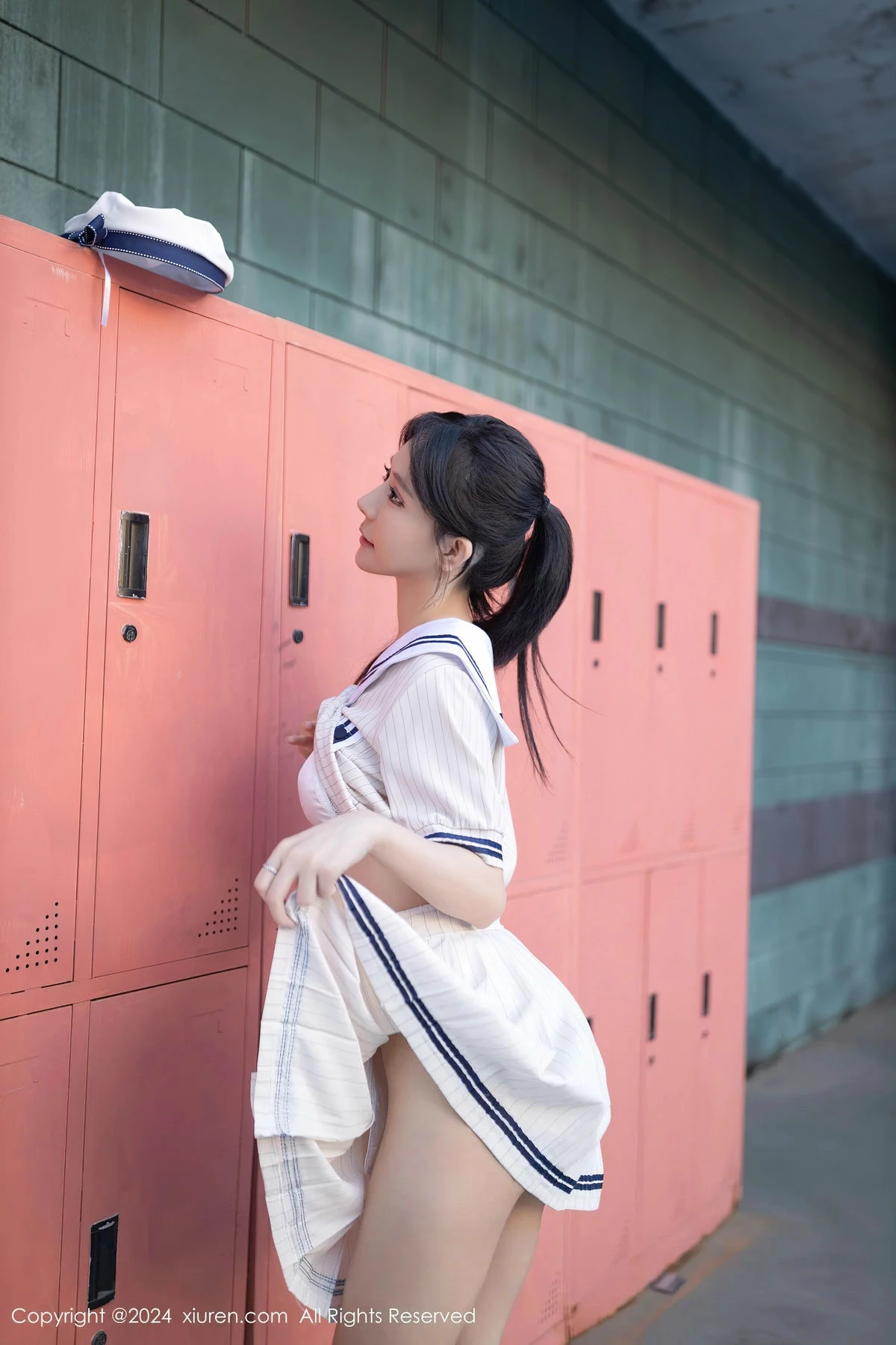 [[XiuRen秀人网]秀人网]No.8280_模特幼幼性感白色学生短裙制服露白色内衣秀完美身材诱惑写真80P