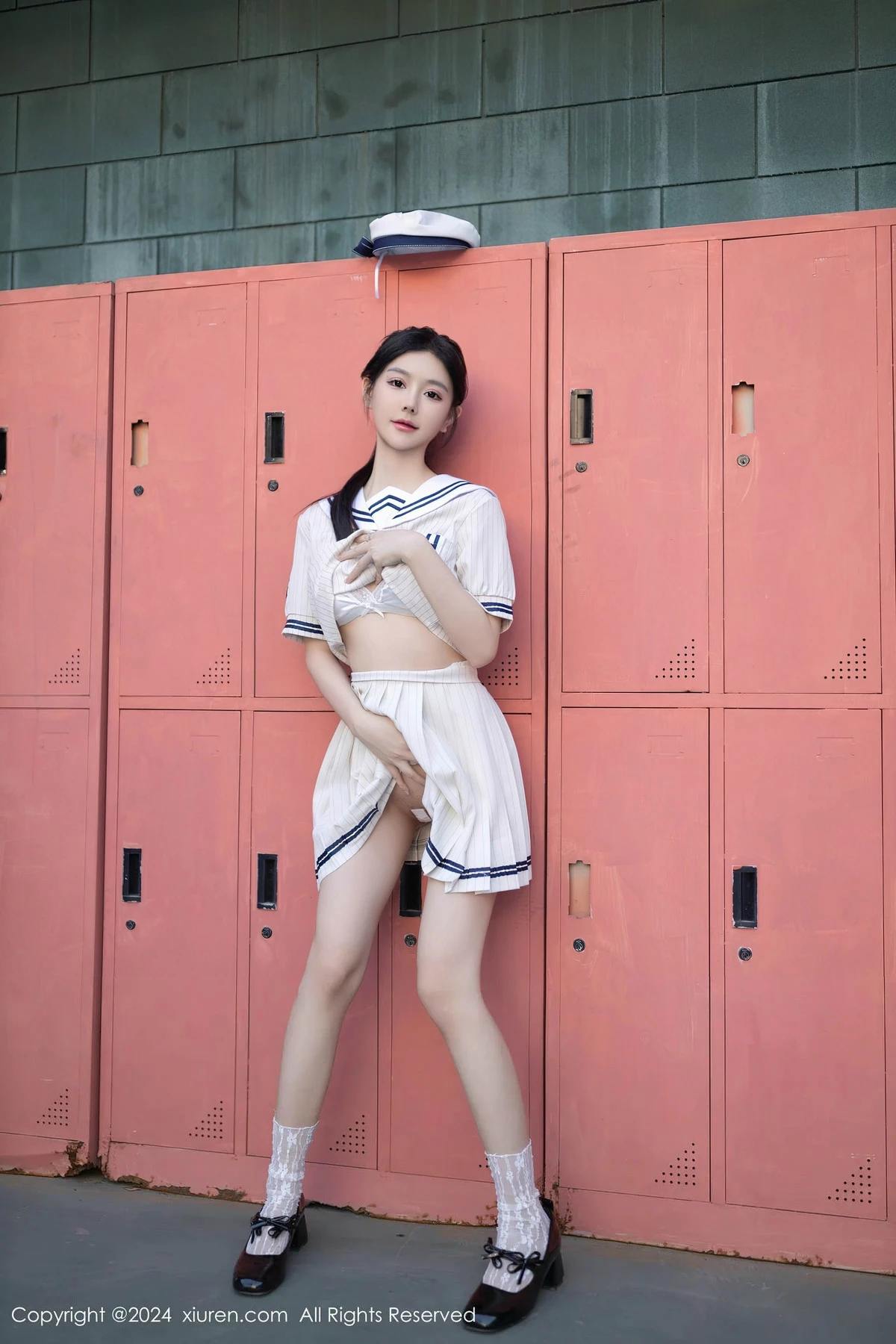 [[XiuRen秀人网]秀人网]No.8280_模特幼幼性感白色学生短裙制服露白色内衣秀完美身材诱惑写真80P
