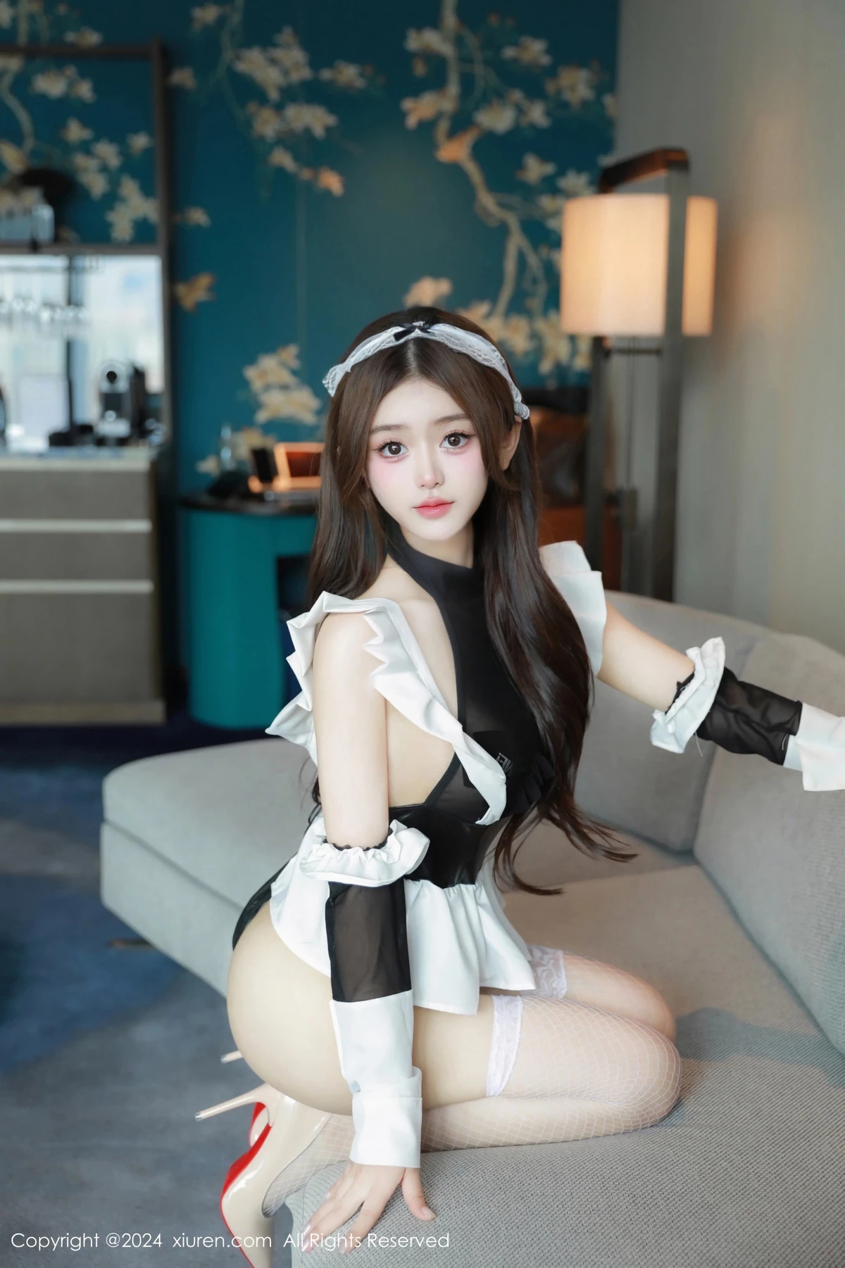 [[XiuRen秀人网]秀人网]No.8282_模特媃柔rourou性感情趣女仆装配白色网袜秀柔美身段诱惑写真81P