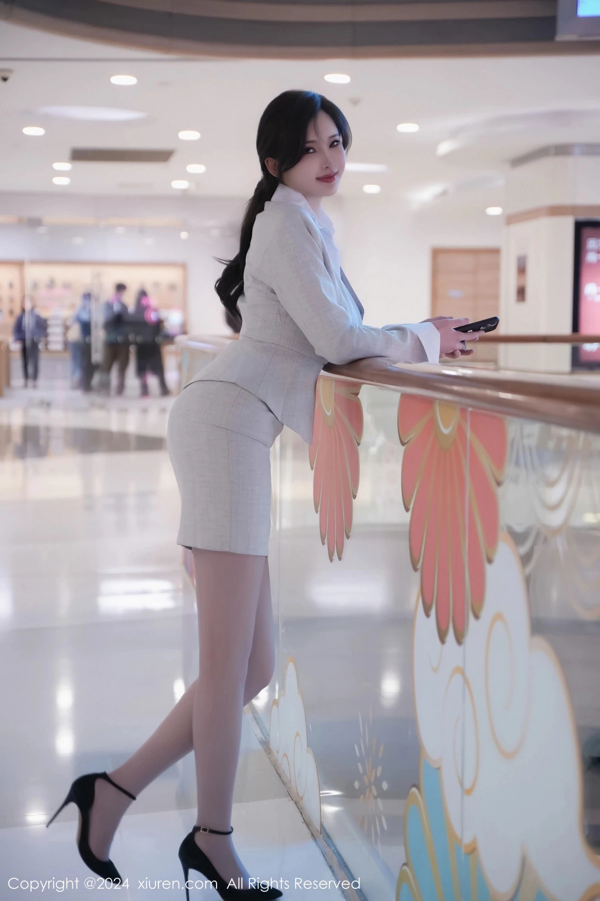 [[XiuRen秀人网]秀人网]No.8444_女神Carol周妍希性感职业装露粉色内衣配开档灰丝完美诱惑写真81P