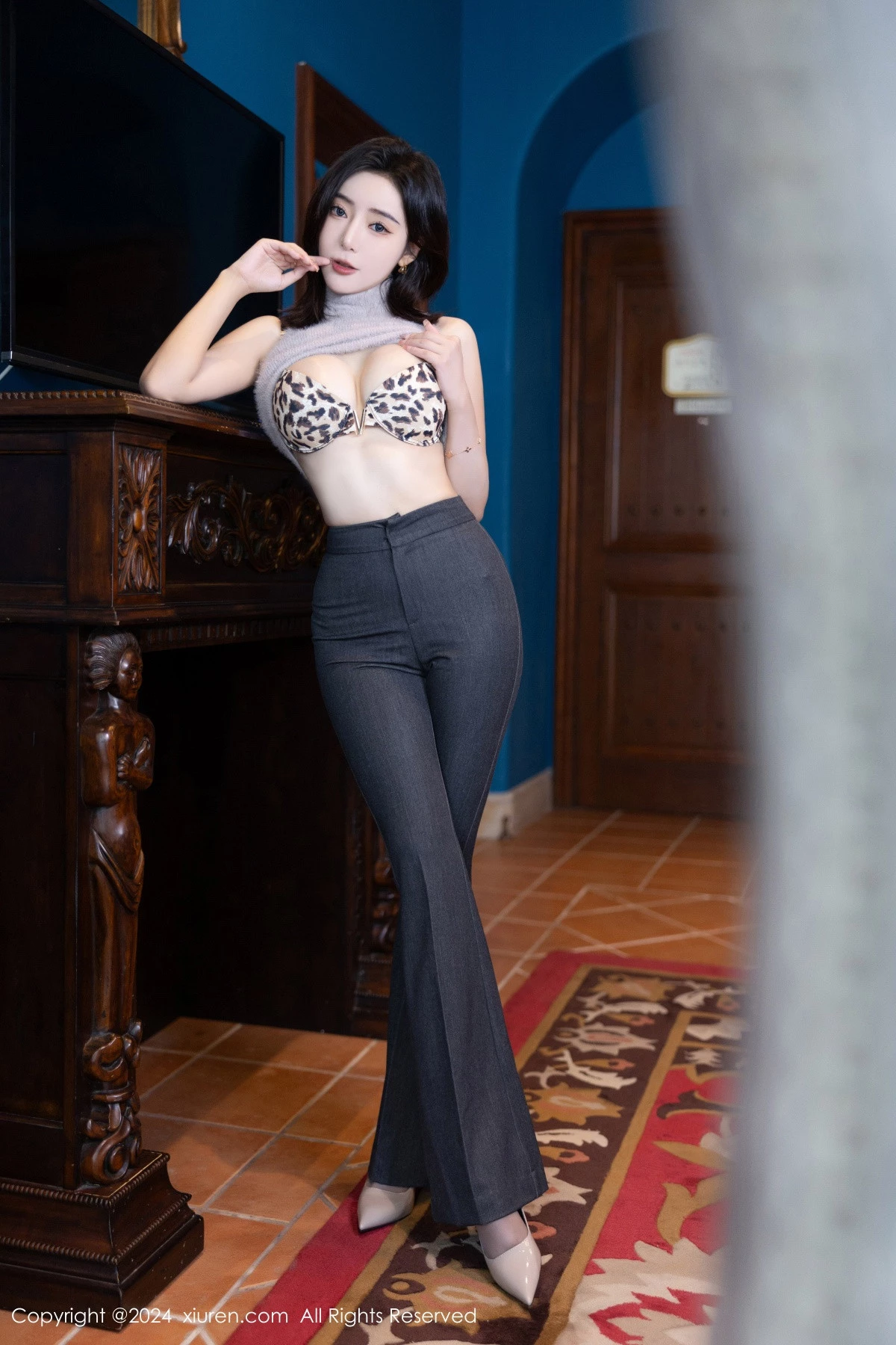 [[XiuRen秀人网]秀人网]No.8451_女神王馨瑶yanni私房性感豹纹内衣配超薄黑丝秀完美身材诱惑写真80P