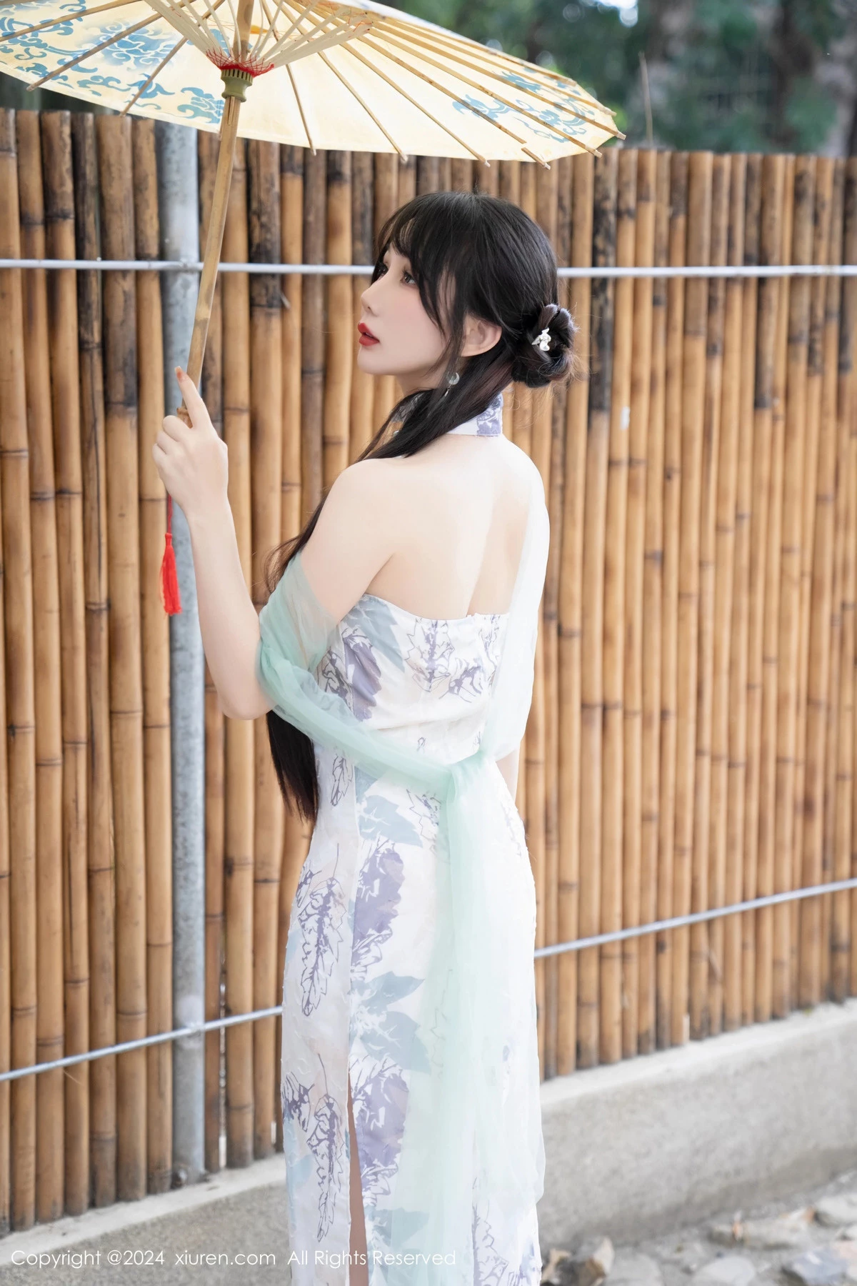 [[XiuRen秀人网]秀人网]No.8448_模特波巧酱性感黑色薄纱肚兜+图案旗袍配闪亮肉丝完美诱惑写真96P