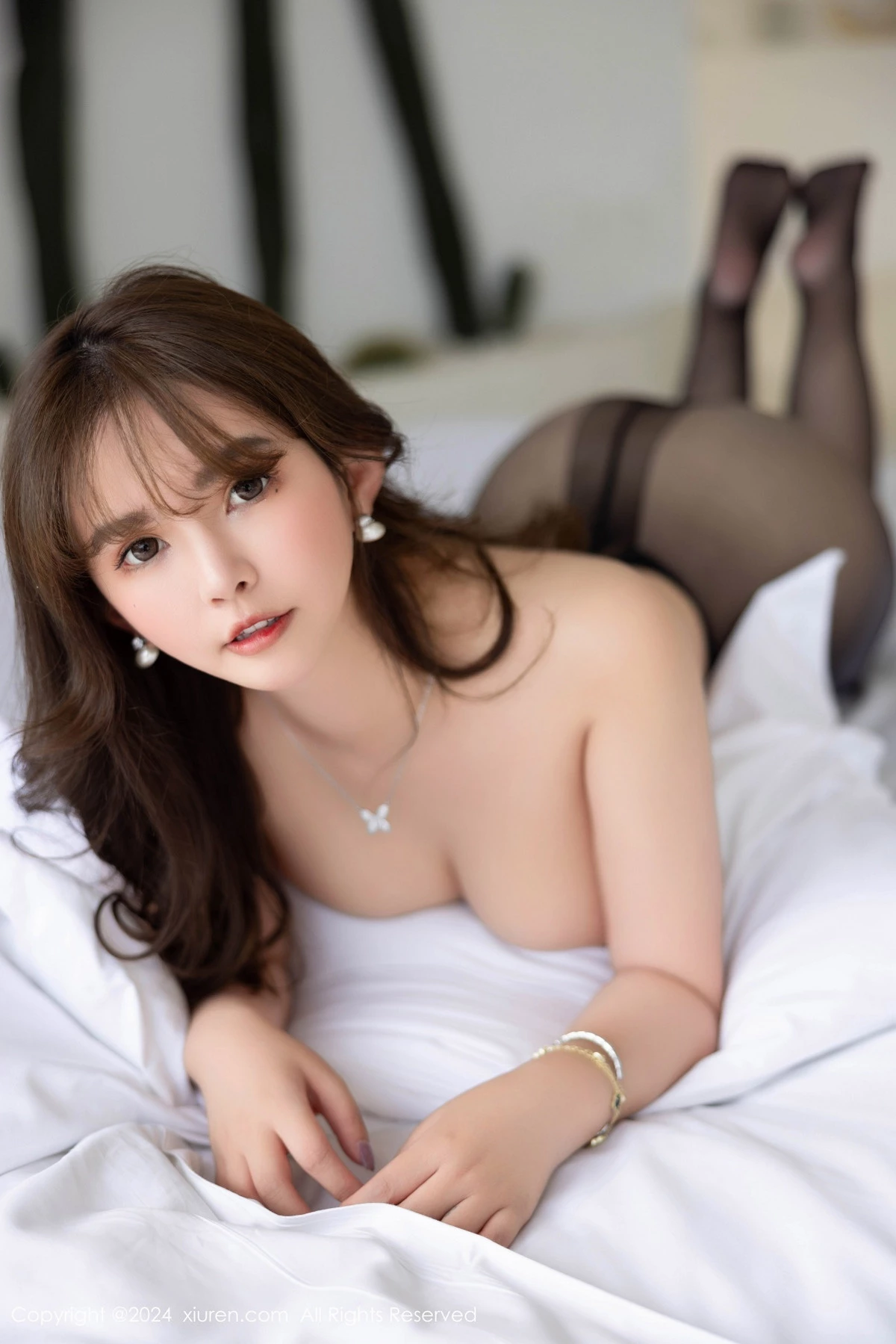 [[XiuRen秀人网]秀人网]No.8449_模特张思允Nice性感花色高叉连体衣配超薄黑丝秀美腿诱惑写真90P