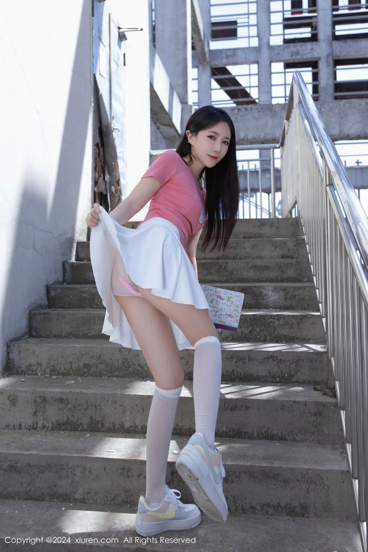 [[XiuRen秀人网]秀人网]No.8457_模特鱼子酱Fish粉色上衣配白色短裙露性感白色内衣完美诱惑写真80P