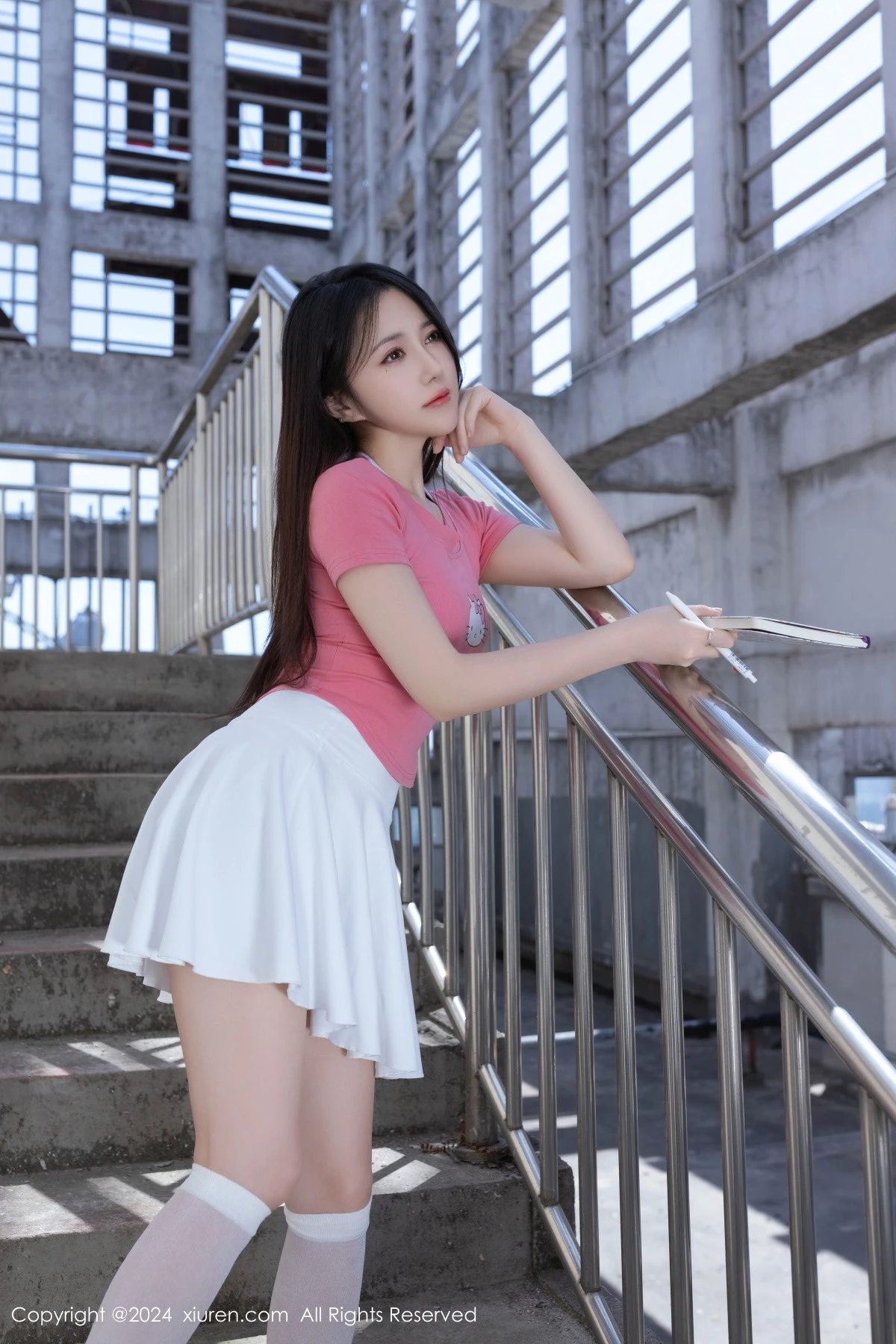 [[XiuRen秀人网]秀人网]No.8457_模特鱼子酱Fish粉色上衣配白色短裙露性感白色内衣完美诱惑写真80P