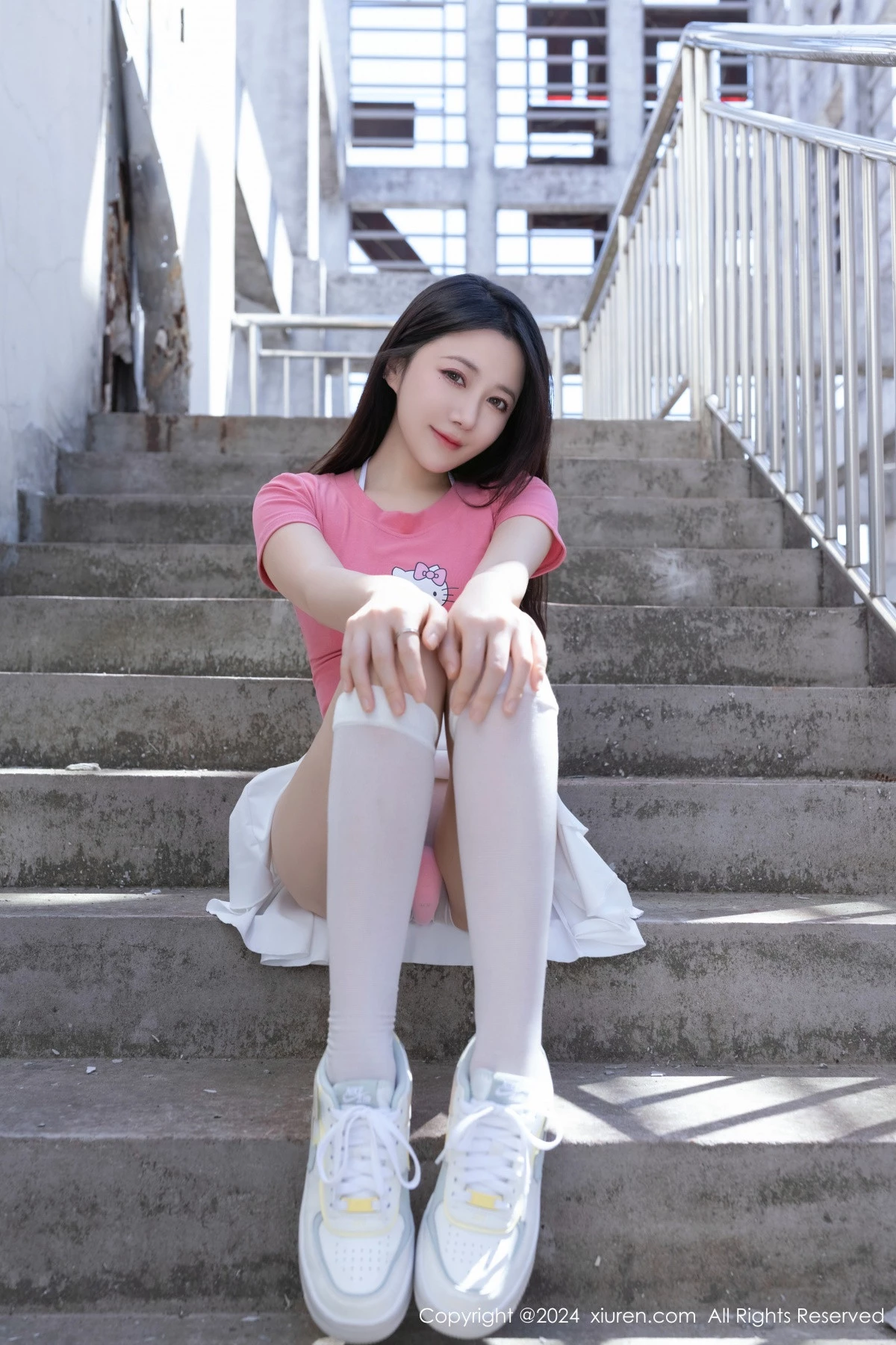 [[XiuRen秀人网]秀人网]No.8457_模特鱼子酱Fish粉色上衣配白色短裙露性感白色内衣完美诱惑写真80P