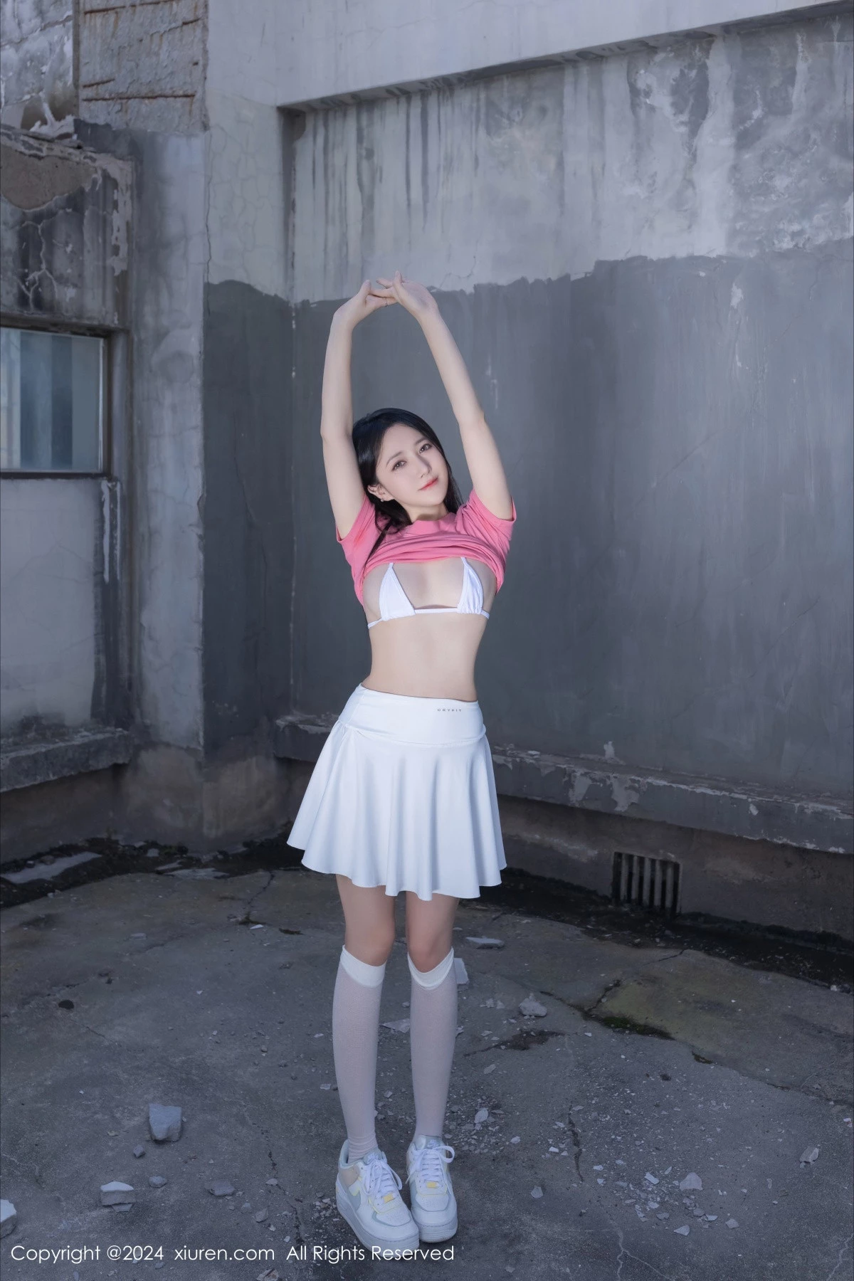 [[XiuRen秀人网]秀人网]No.8457_模特鱼子酱Fish粉色上衣配白色短裙露性感白色内衣完美诱惑写真80P