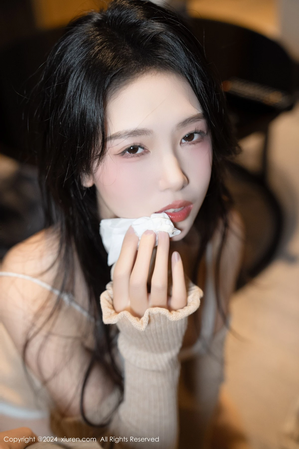 [[XiuRen秀人网]秀人网]No.8455_模特利世性感杏色上衣露白色内衣配原色丝袜秀曼妙身姿诱惑写真86P