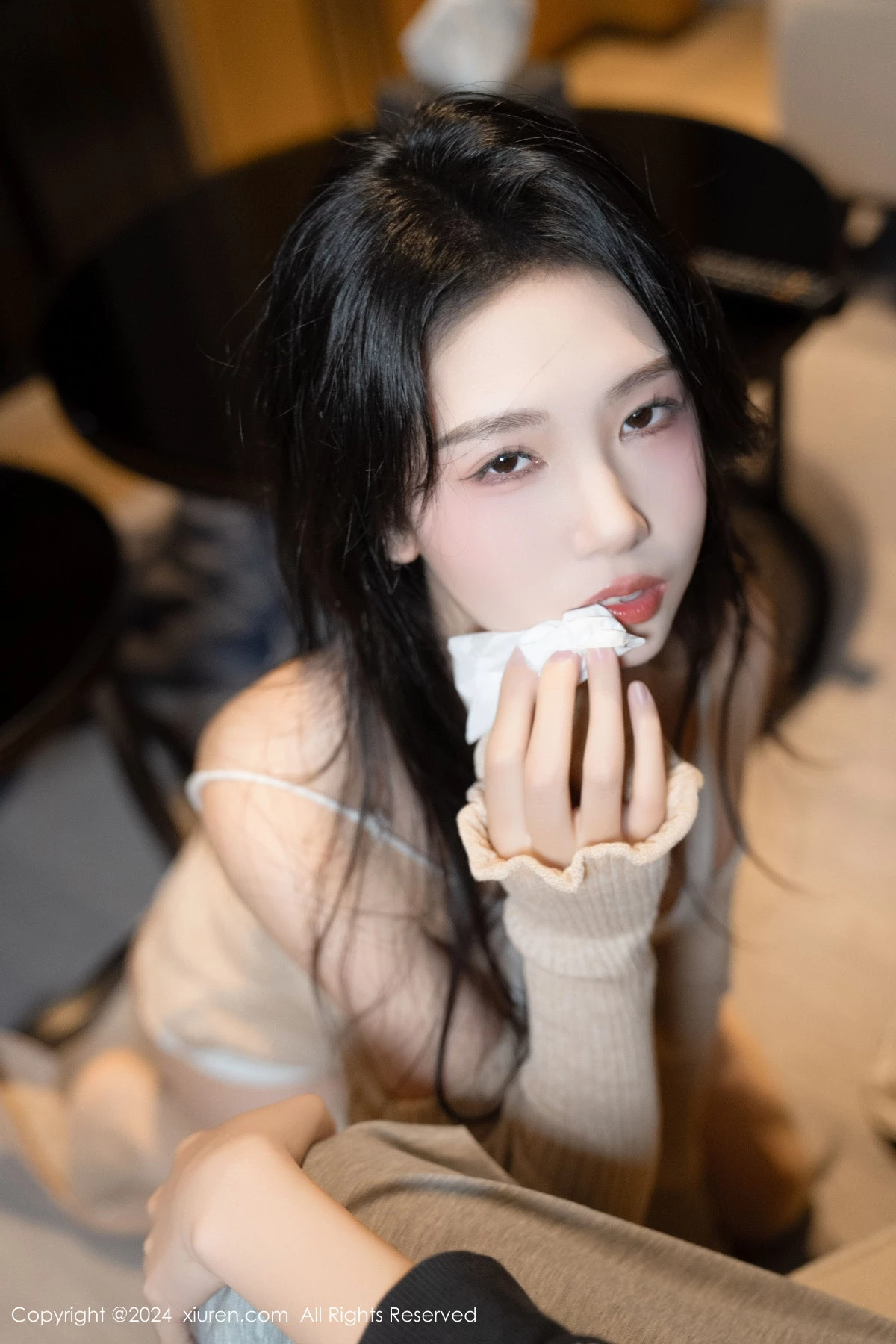 [[XiuRen秀人网]秀人网]No.8455_模特利世性感杏色上衣露白色内衣配原色丝袜秀曼妙身姿诱惑写真86P