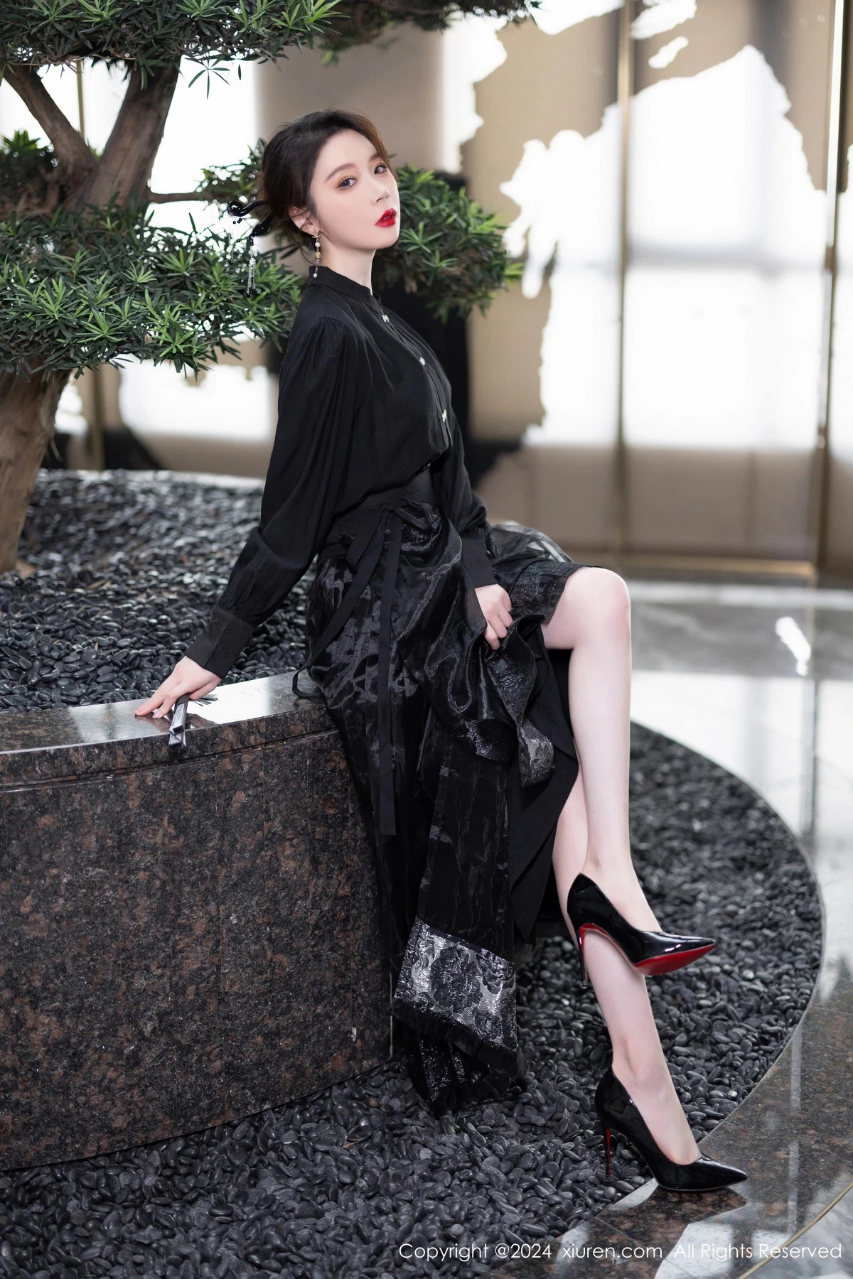 [[XiuRen秀人网]秀人网]No.8465_模特梦心玥性感黑色长裙露浅黄色内衣秀高挑曼妙身姿诱惑写真82P