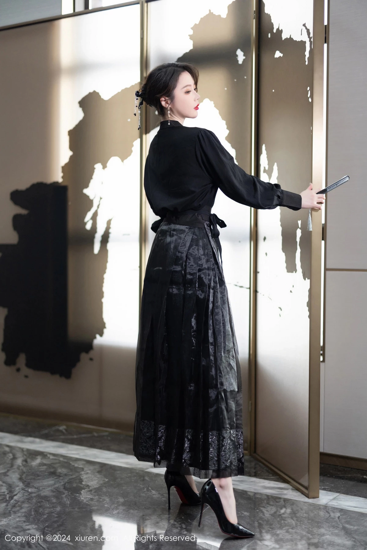 [[XiuRen秀人网]秀人网]No.8465_模特梦心玥性感黑色长裙露浅黄色内衣秀高挑曼妙身姿诱惑写真82P