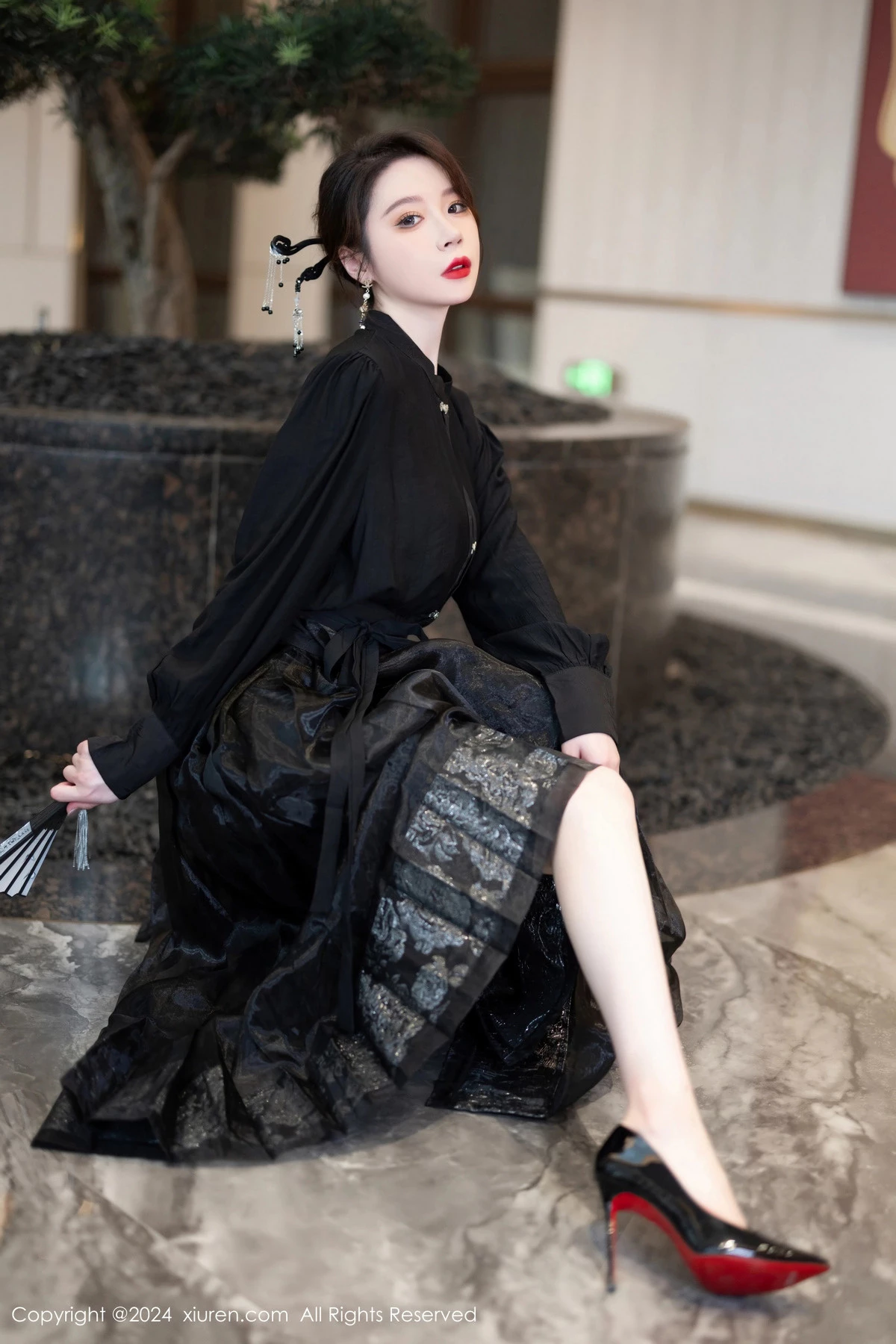 [[XiuRen秀人网]秀人网]No.8465_模特梦心玥性感黑色长裙露浅黄色内衣秀高挑曼妙身姿诱惑写真82P