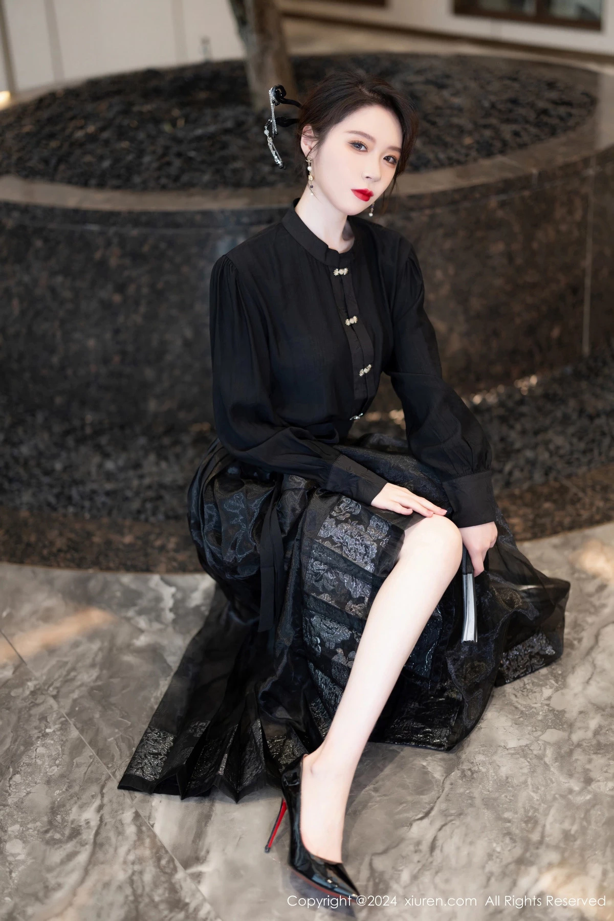 [[XiuRen秀人网]秀人网]No.8465_模特梦心玥性感黑色长裙露浅黄色内衣秀高挑曼妙身姿诱惑写真82P