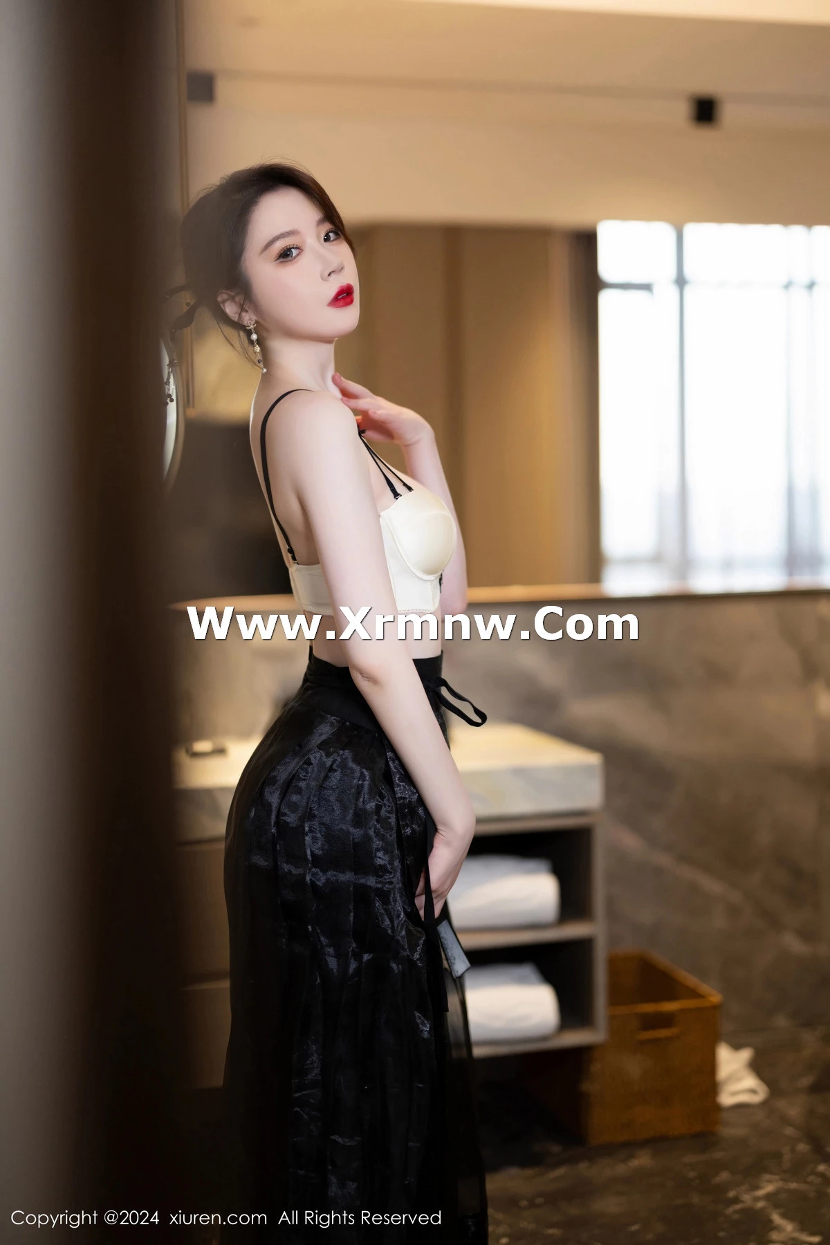 [[XiuRen秀人网]秀人网]No.8465_模特梦心玥性感黑色长裙露浅黄色内衣秀高挑曼妙身姿诱惑写真82P