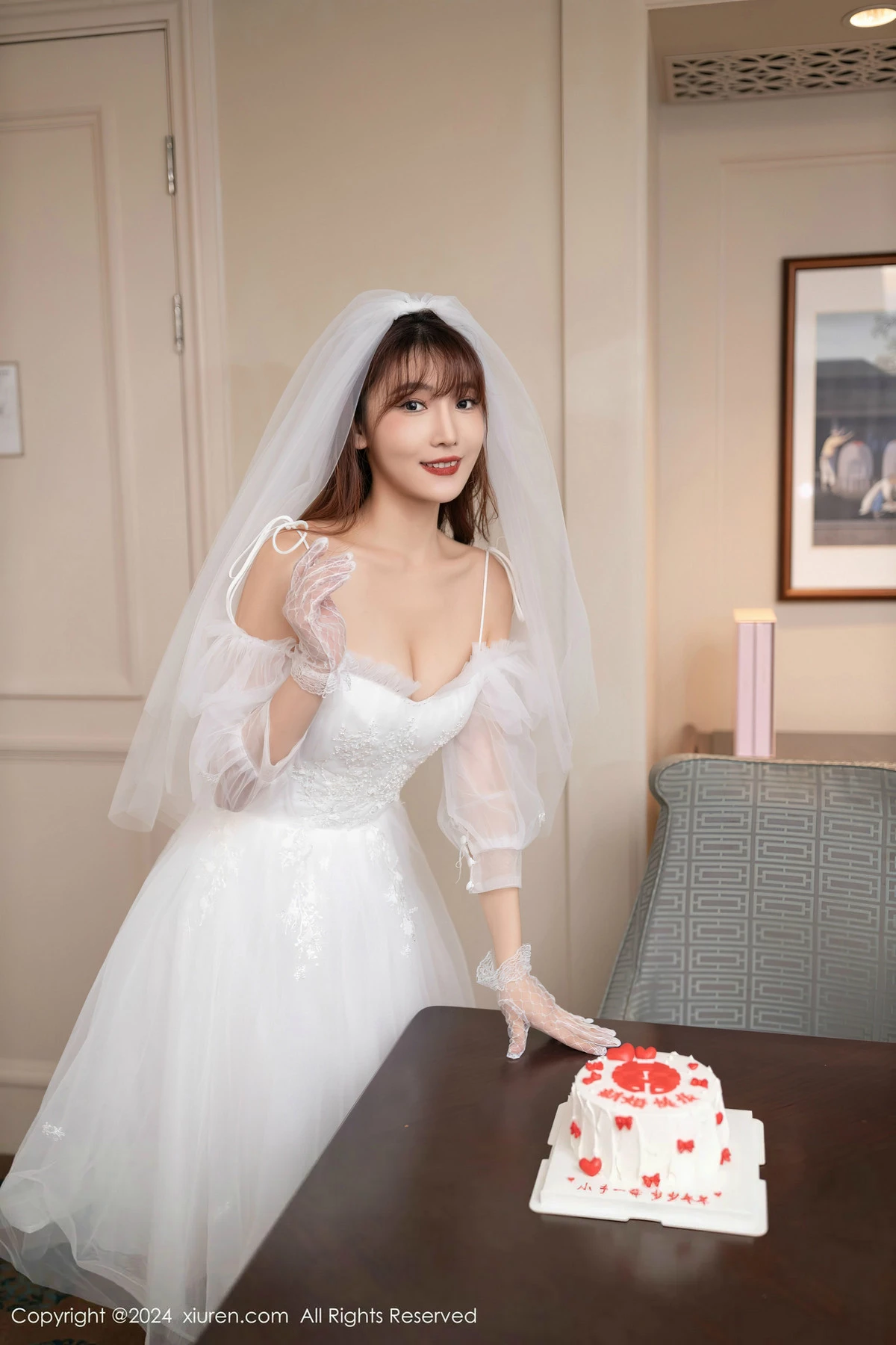 [[XiuRen秀人网]秀人网]No.8418_模特陆萱萱性感白色婚纱配超薄肉丝半脱秀惹火身材撩人诱惑写真80P