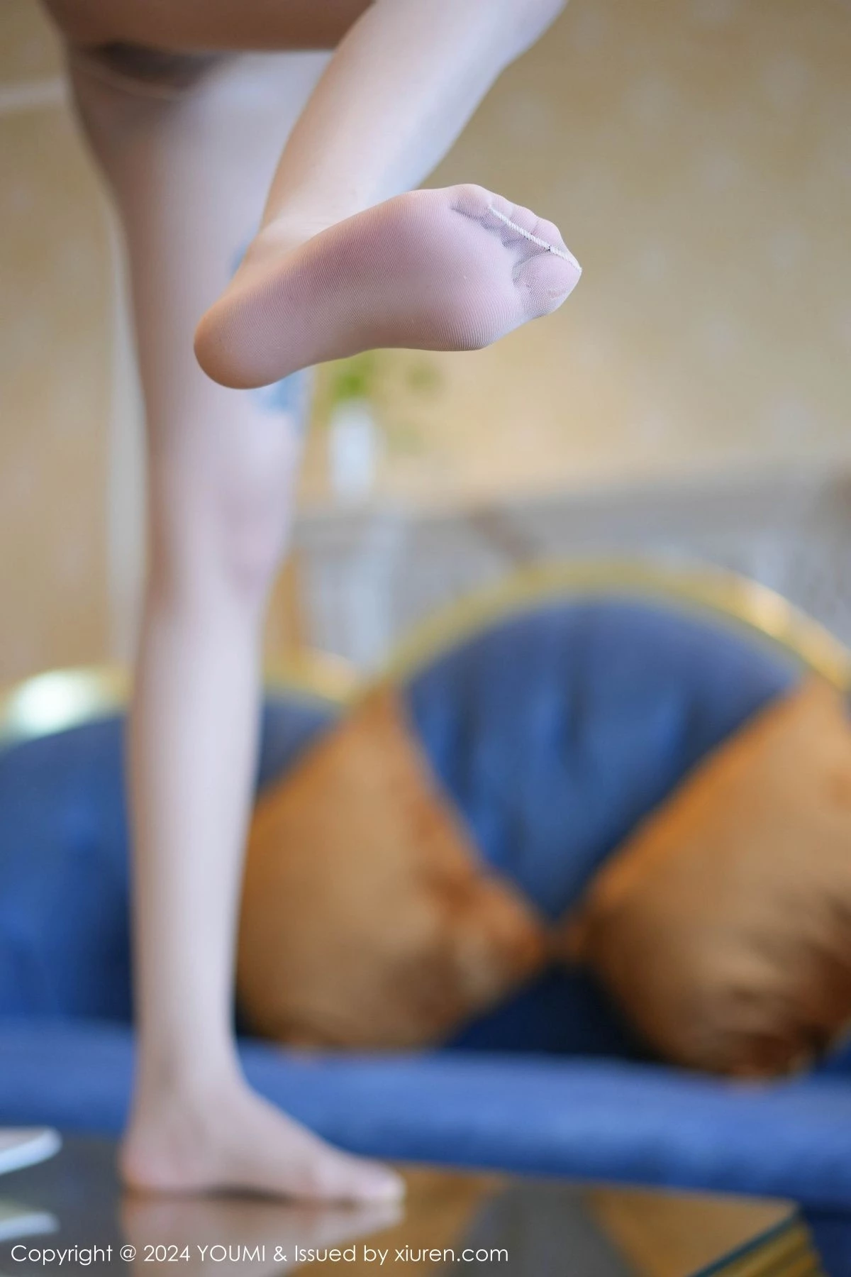 [YouMi尤蜜荟]Vol.1053_模特赵可欣baby性感杏色连衣短裙配超薄肉丝秀翘臀美腿诱惑写真88P