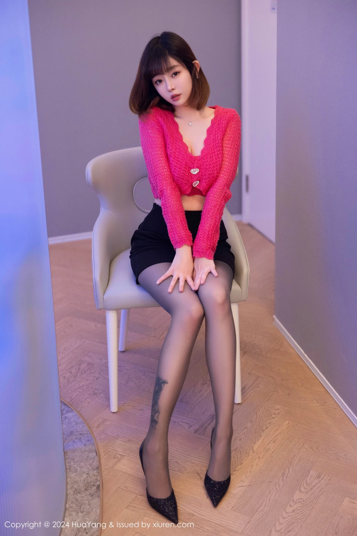 [HuaYang花漾]Vol.576_女神王雨纯性感红色轻透上衣配黑丝袜秀丰满身材撩人诱惑写真88P