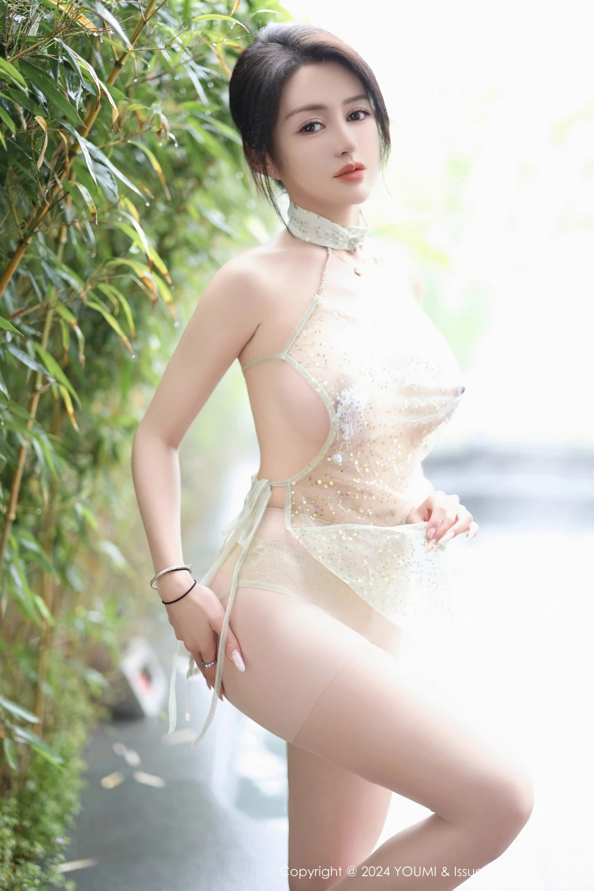 [YouMi尤蜜荟]Vol.1054_模特林幼一性感浅绿色轻透服饰配超薄肉丝秀丰腴身材诱惑写真70P