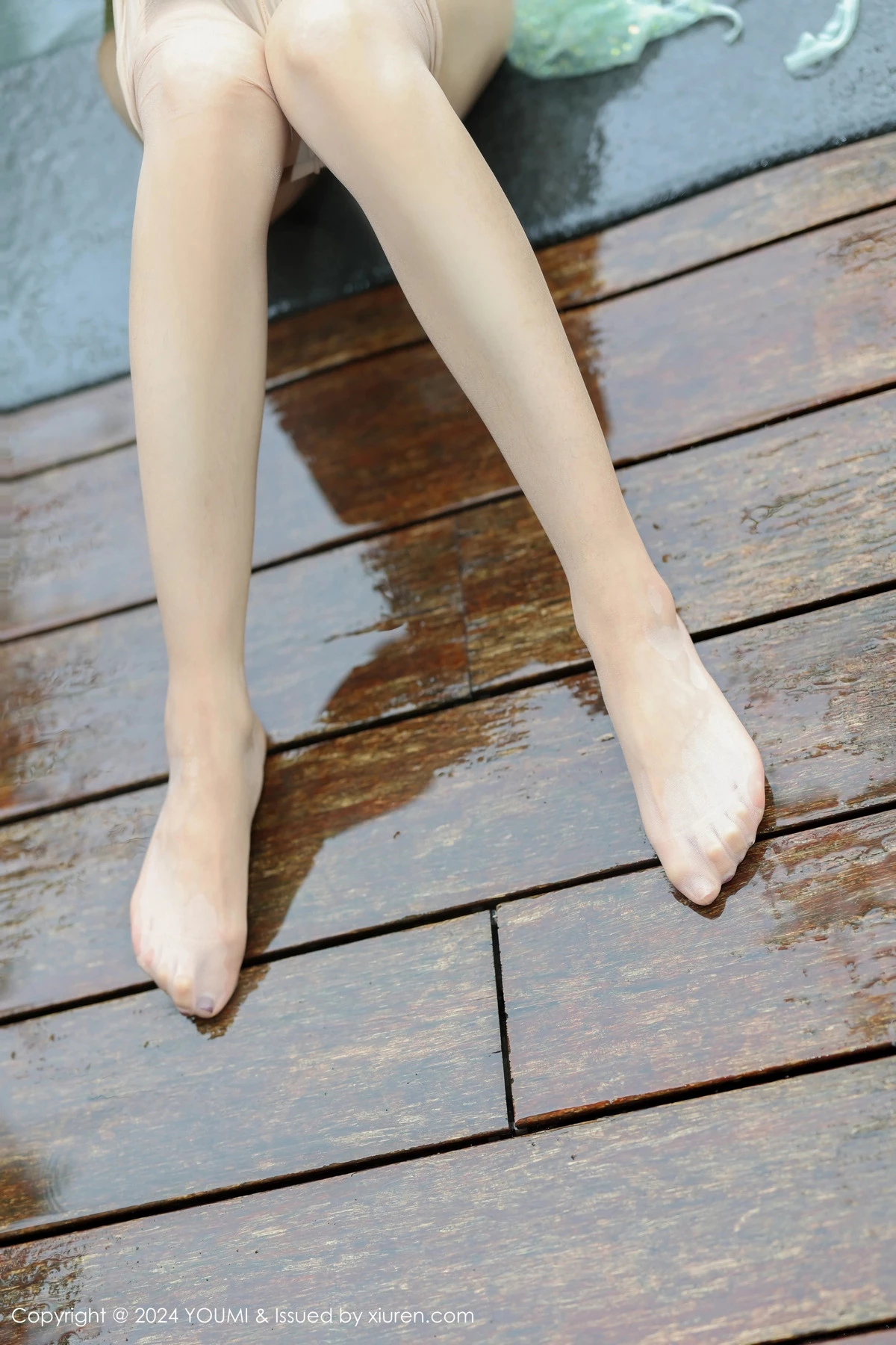 [YouMi尤蜜荟]Vol.1054_模特林幼一性感浅绿色轻透服饰配超薄肉丝秀丰腴身材诱惑写真70P