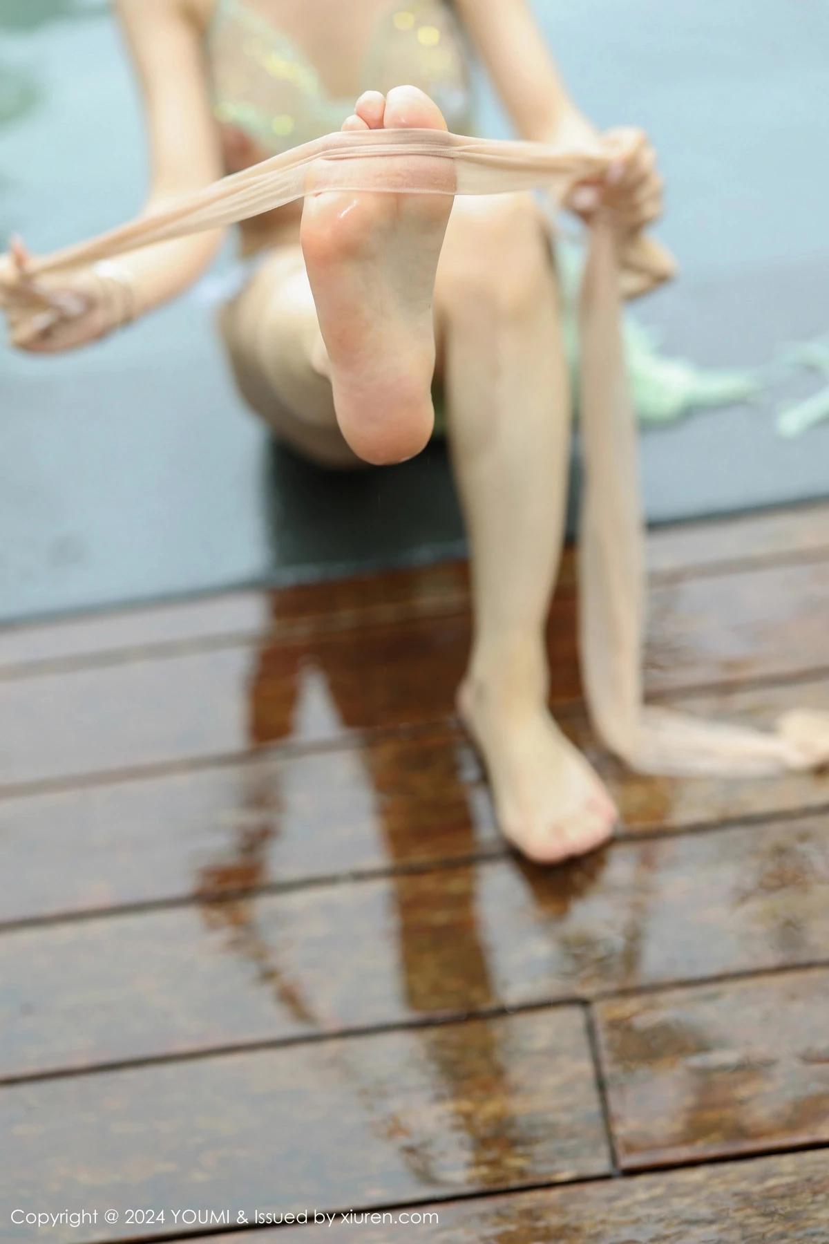 [YouMi尤蜜荟]Vol.1054_模特林幼一性感浅绿色轻透服饰配超薄肉丝秀丰腴身材诱惑写真70P