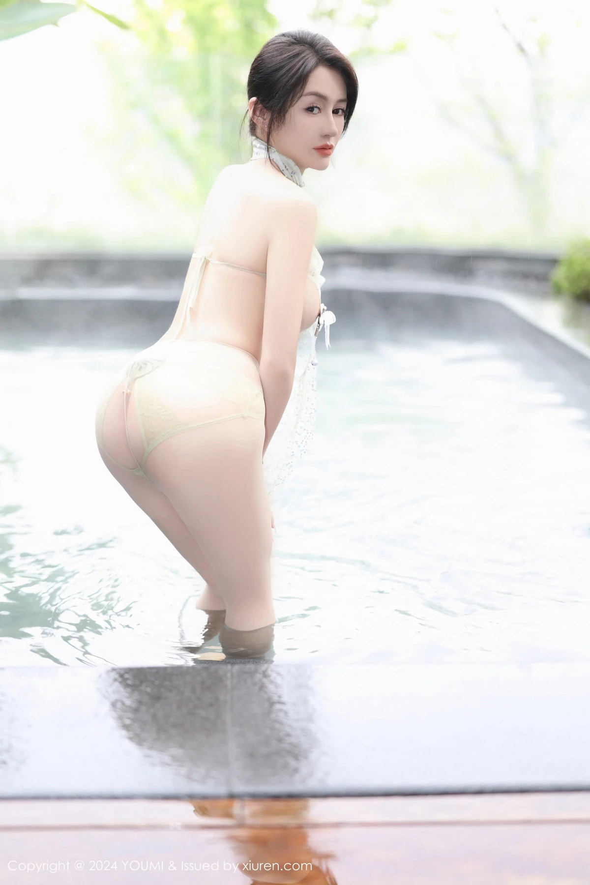 [YouMi尤蜜荟]Vol.1054_模特林幼一性感浅绿色轻透服饰配超薄肉丝秀丰腴身材诱惑写真70P