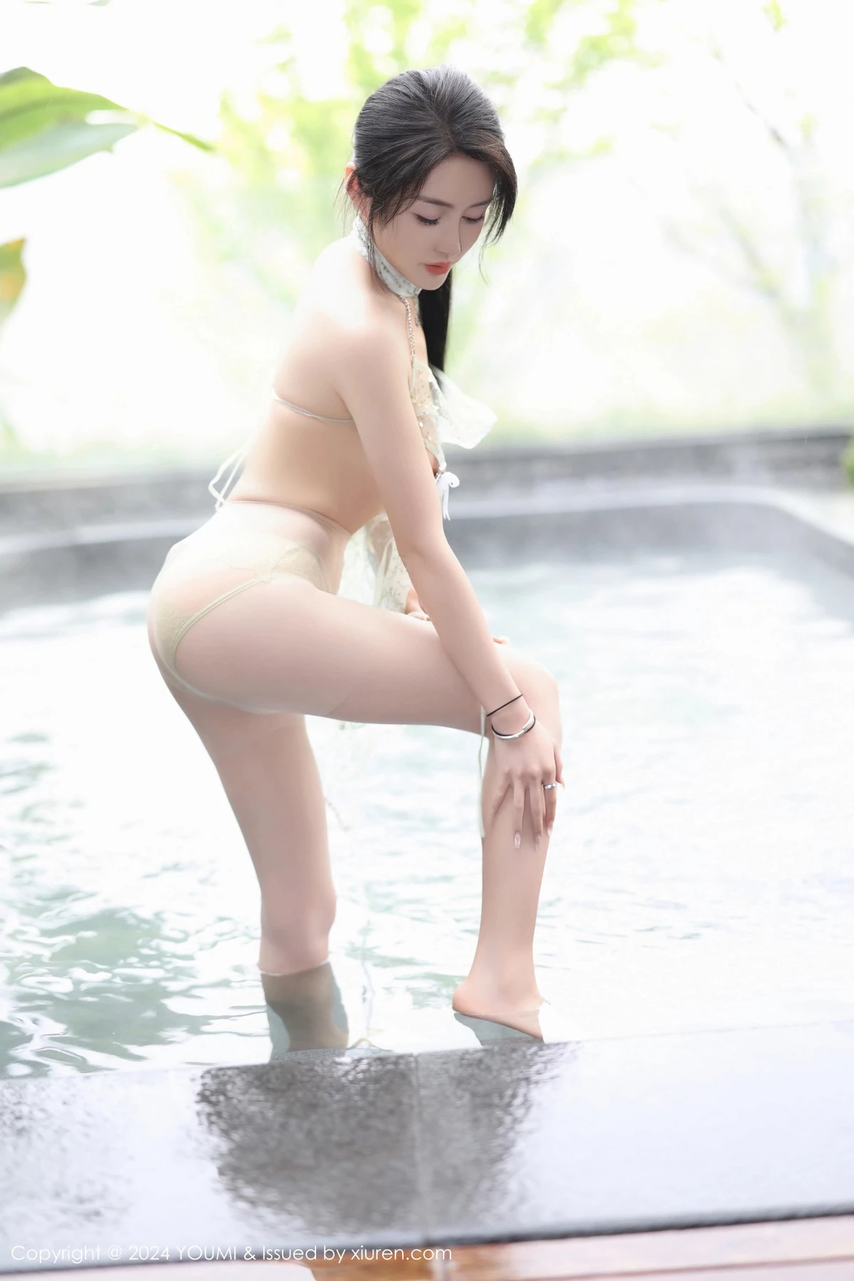 [YouMi尤蜜荟]Vol.1054_模特林幼一性感浅绿色轻透服饰配超薄肉丝秀丰腴身材诱惑写真70P