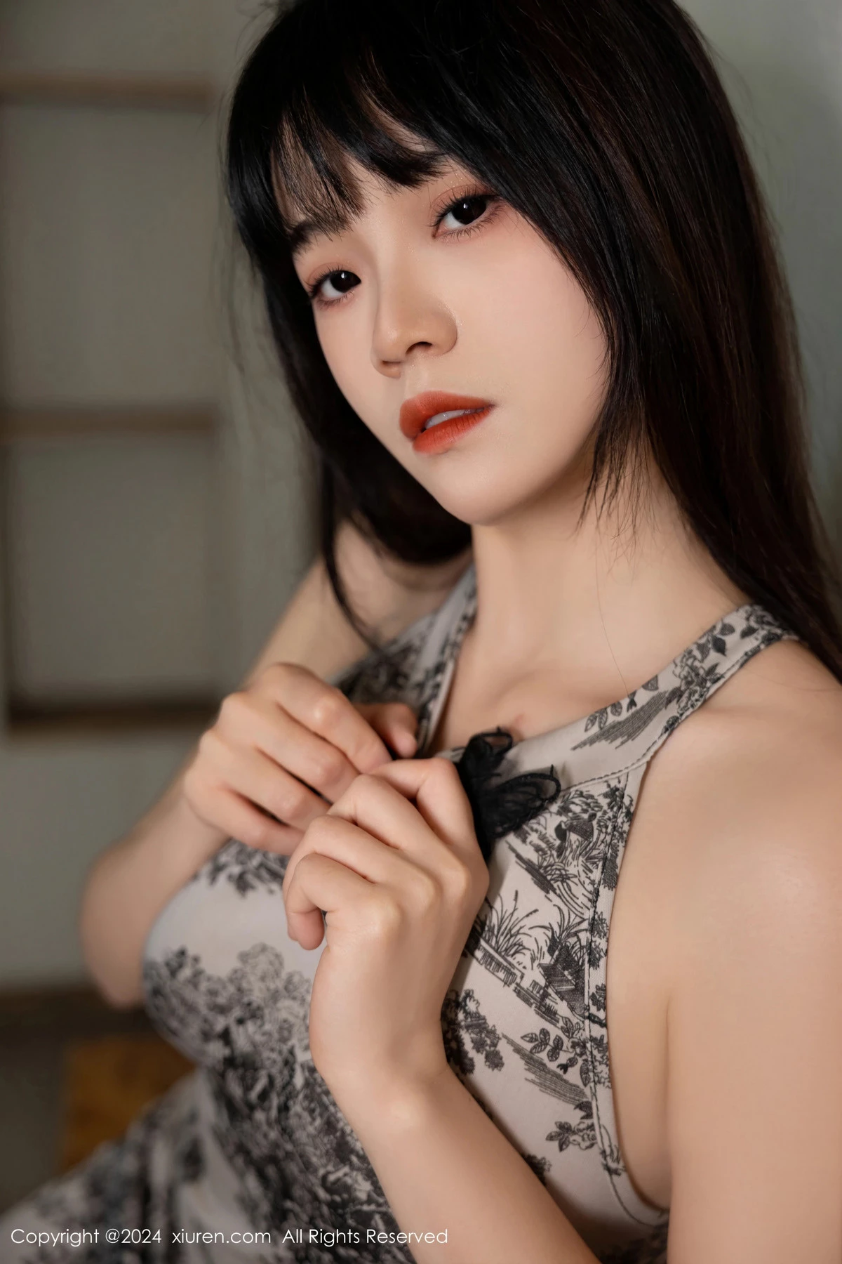 [[XiuRen秀人网]秀人网]No.8434_模特唐安诺性感带图案连衣短裙露黑色内衣秀曼妙身姿诱惑写真59P